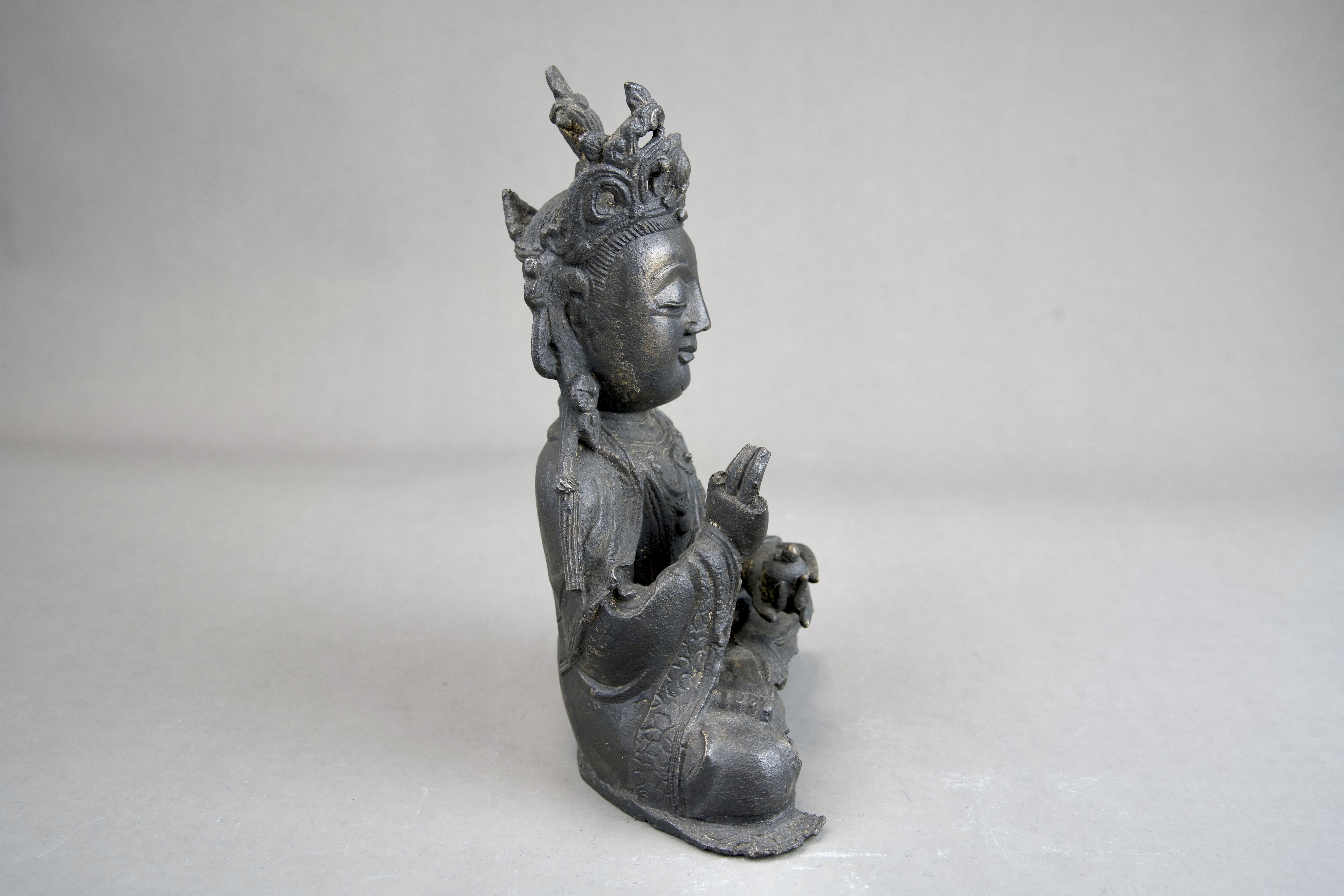 A Bronze Seated Bodhisattva, and a Standing Acolyte, Ming dynasty - Image 10 of 14