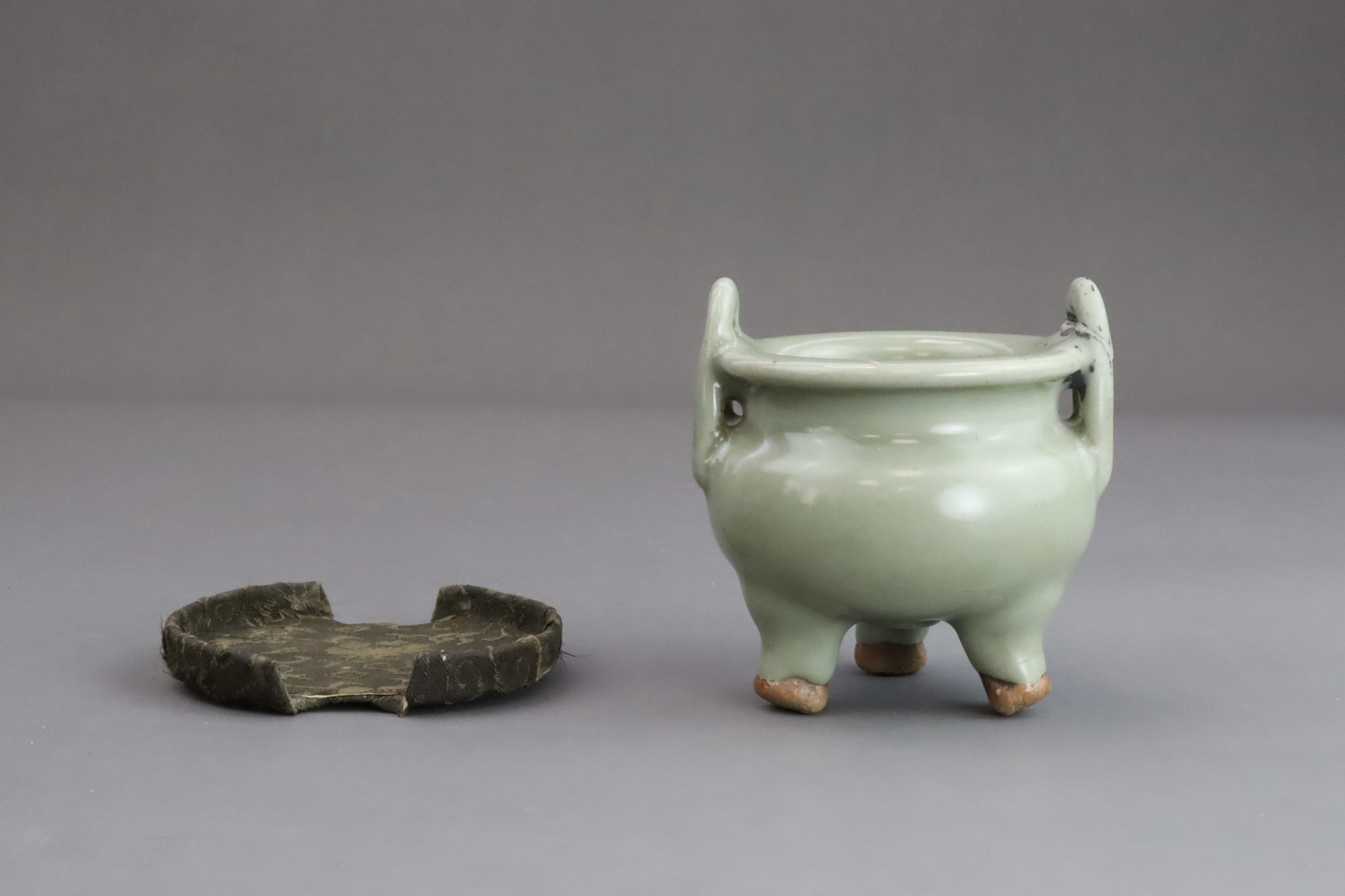 A Longquan Celadon Tripod Incense Burner, Yuan dynasty  - Image 9 of 12