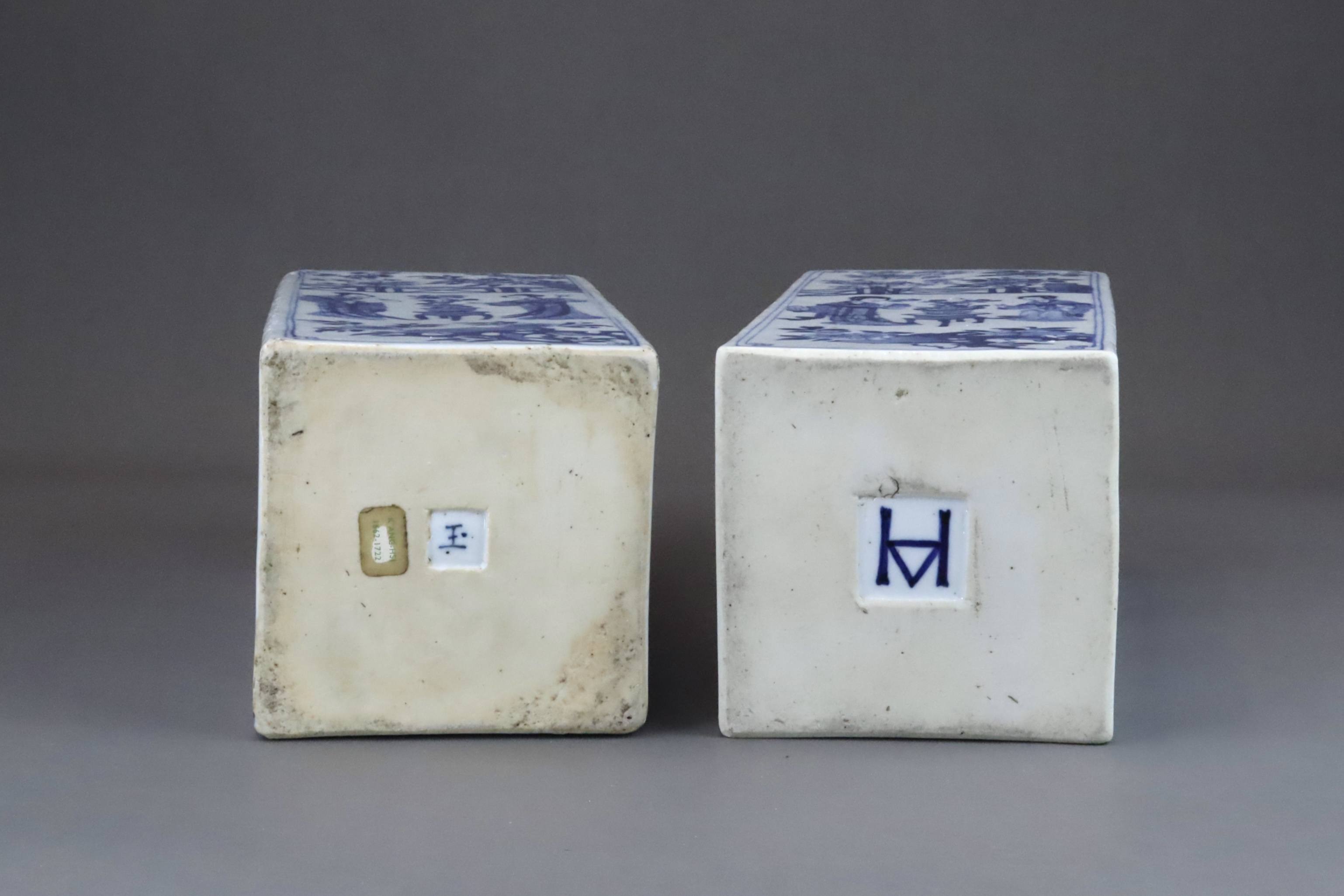 A Good Pair of Blue and White Square  Bottles with Ladies, Kangxi, - Image 9 of 9