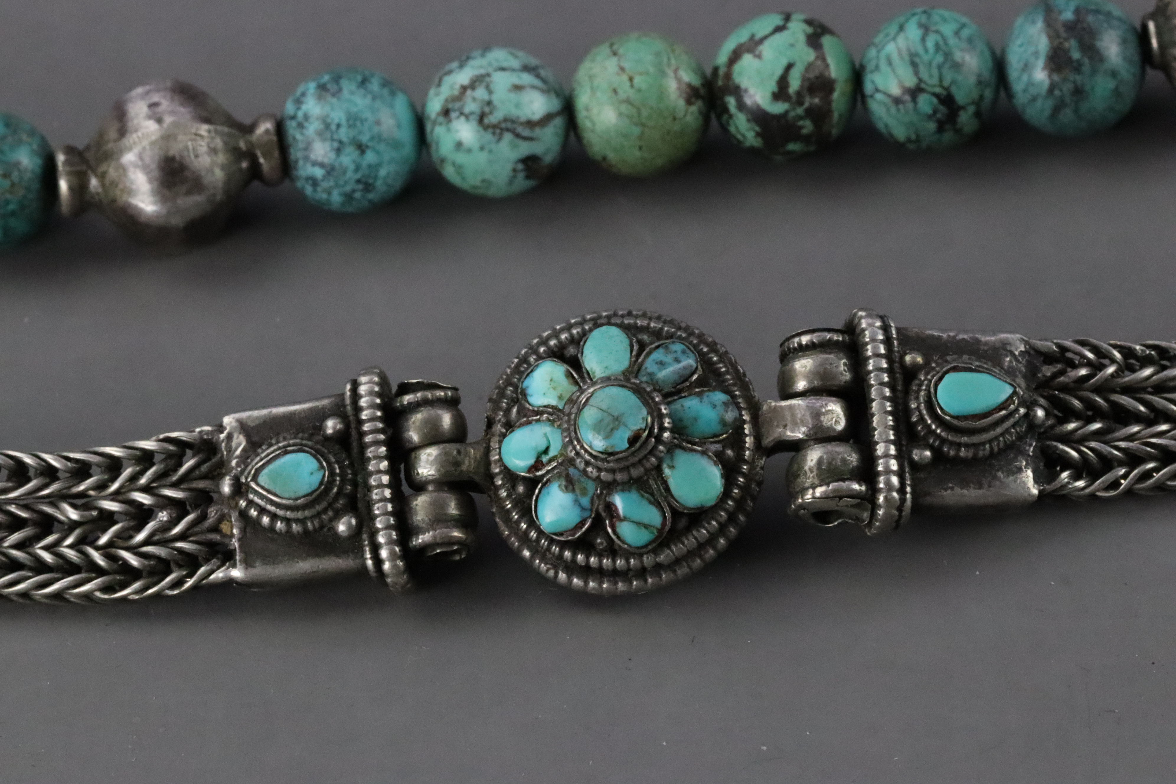 A Silver Reliquary Pendant, and a Turquoise set Gau with Mandala,19th century,A Silver and Turquoise - Bild 11 aus 13