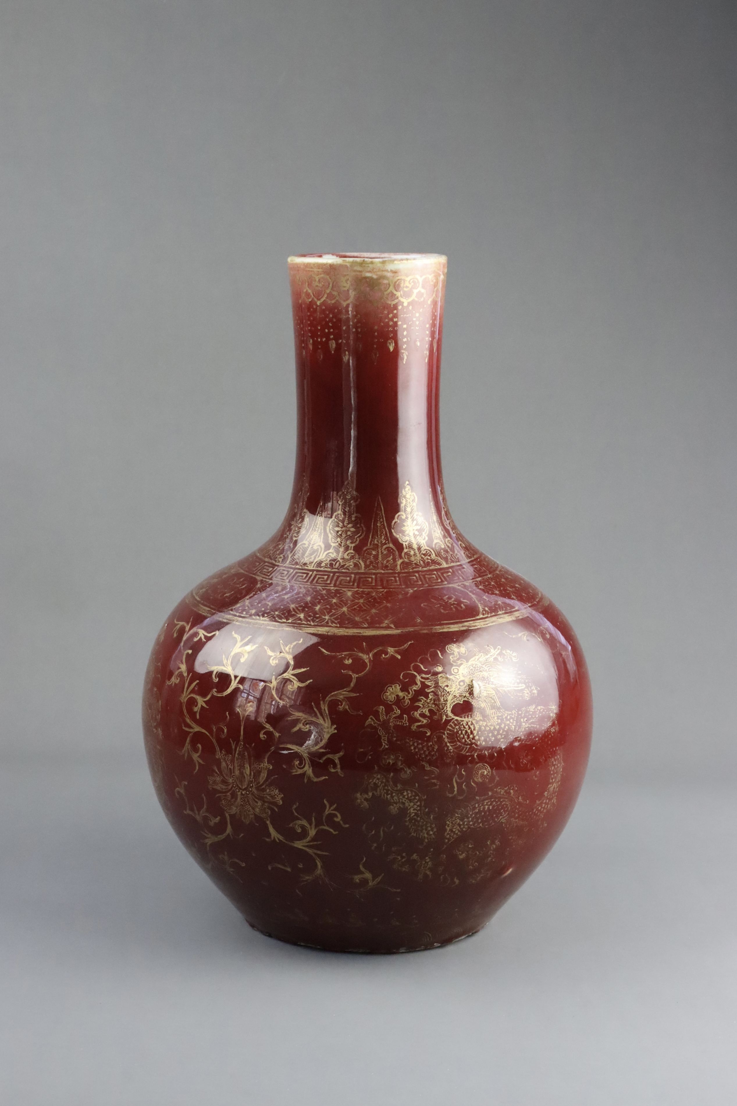 A  Red glazed Gilt Dragon Vase,late Qing dynasty - Image 3 of 9