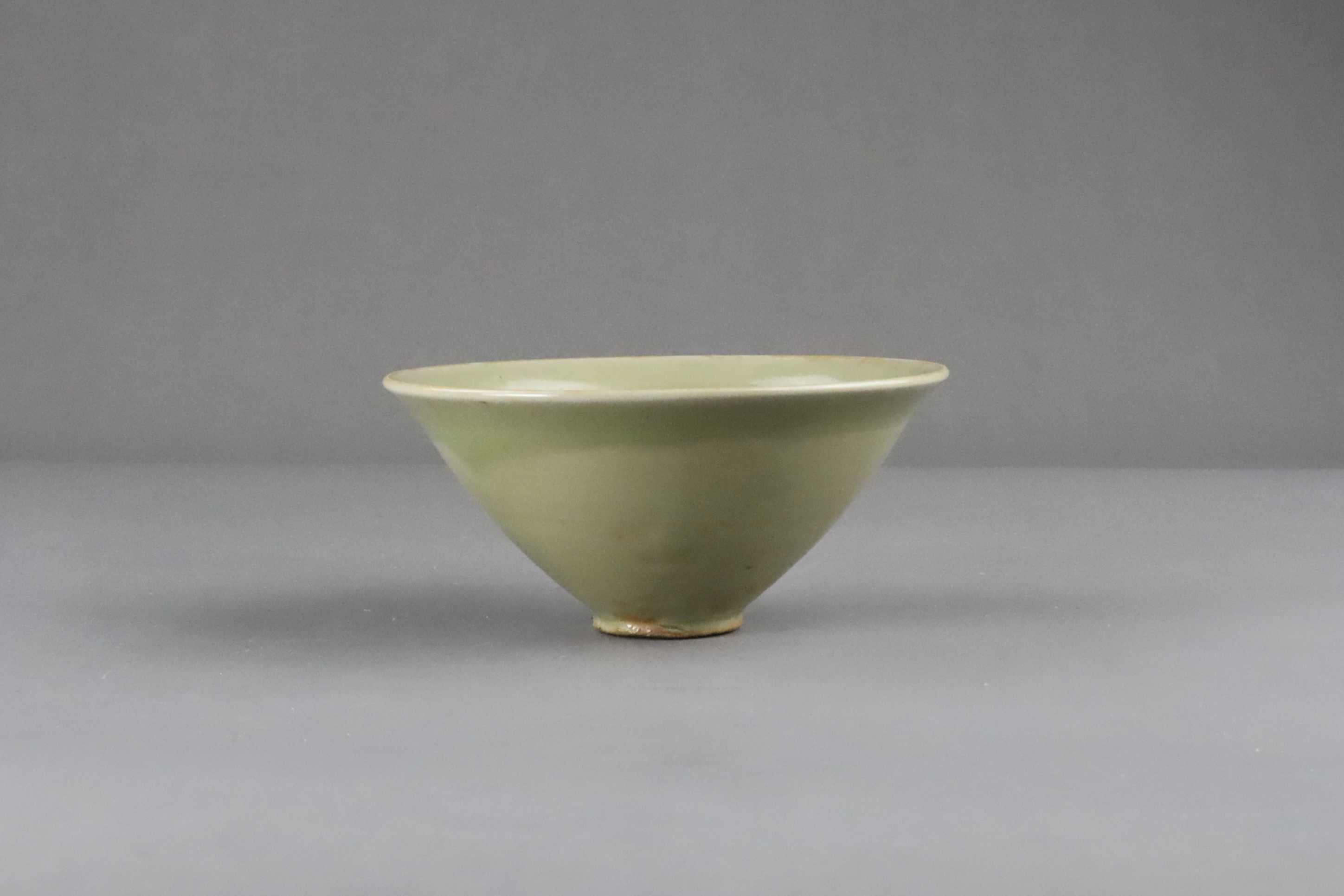 A Fine Yaozhou Celadon Conical Bowl, Song dynasty - Image 8 of 11