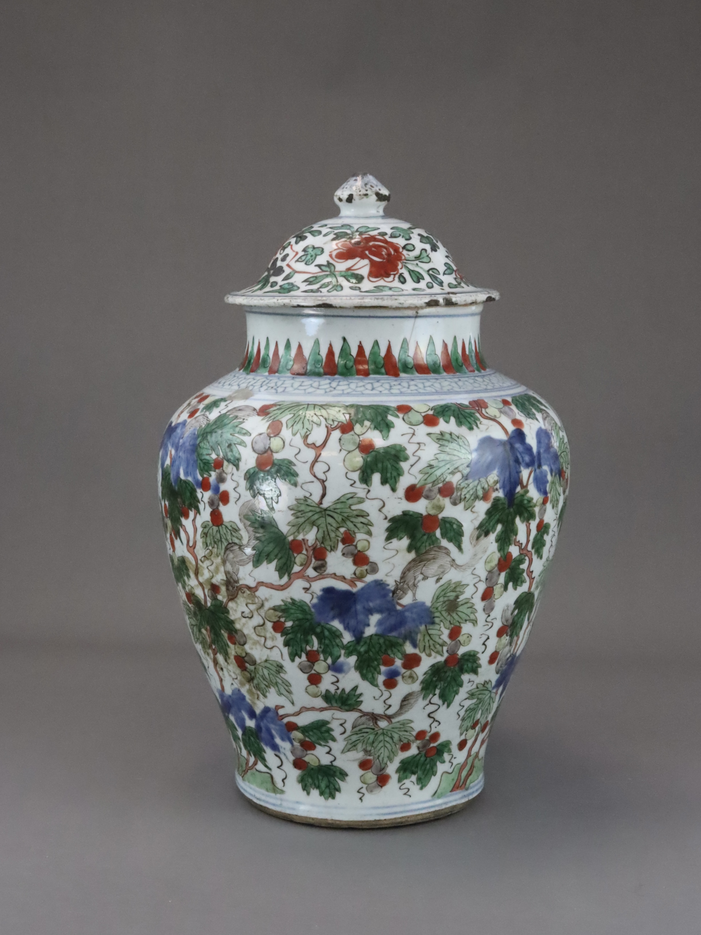 A 'famille verte' Squirrel and Grapevine Jar, and a cover, early Kangxi - Image 6 of 10