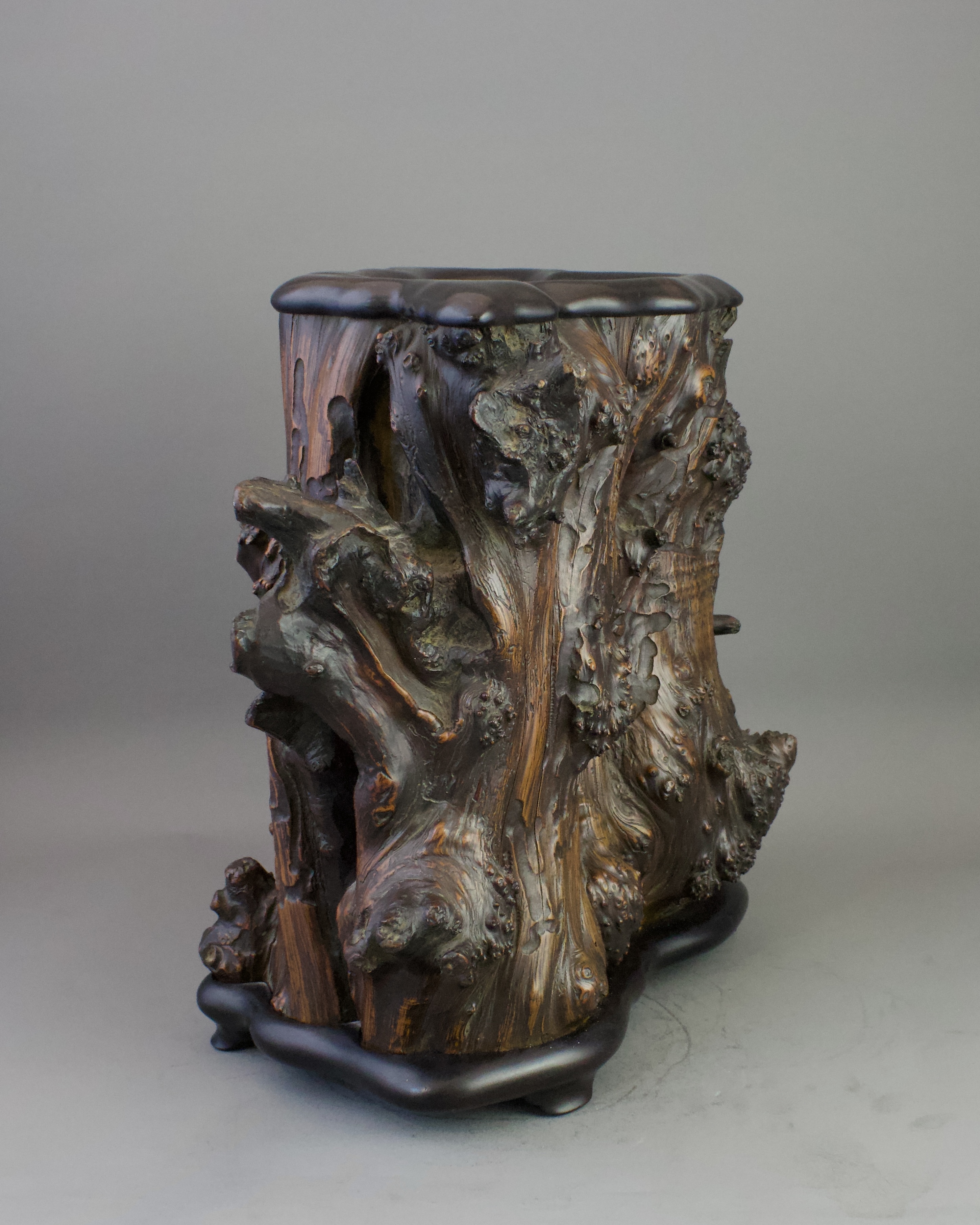 A Handsome Burrwood Brushpot, Qing dynasty - Image 2 of 5