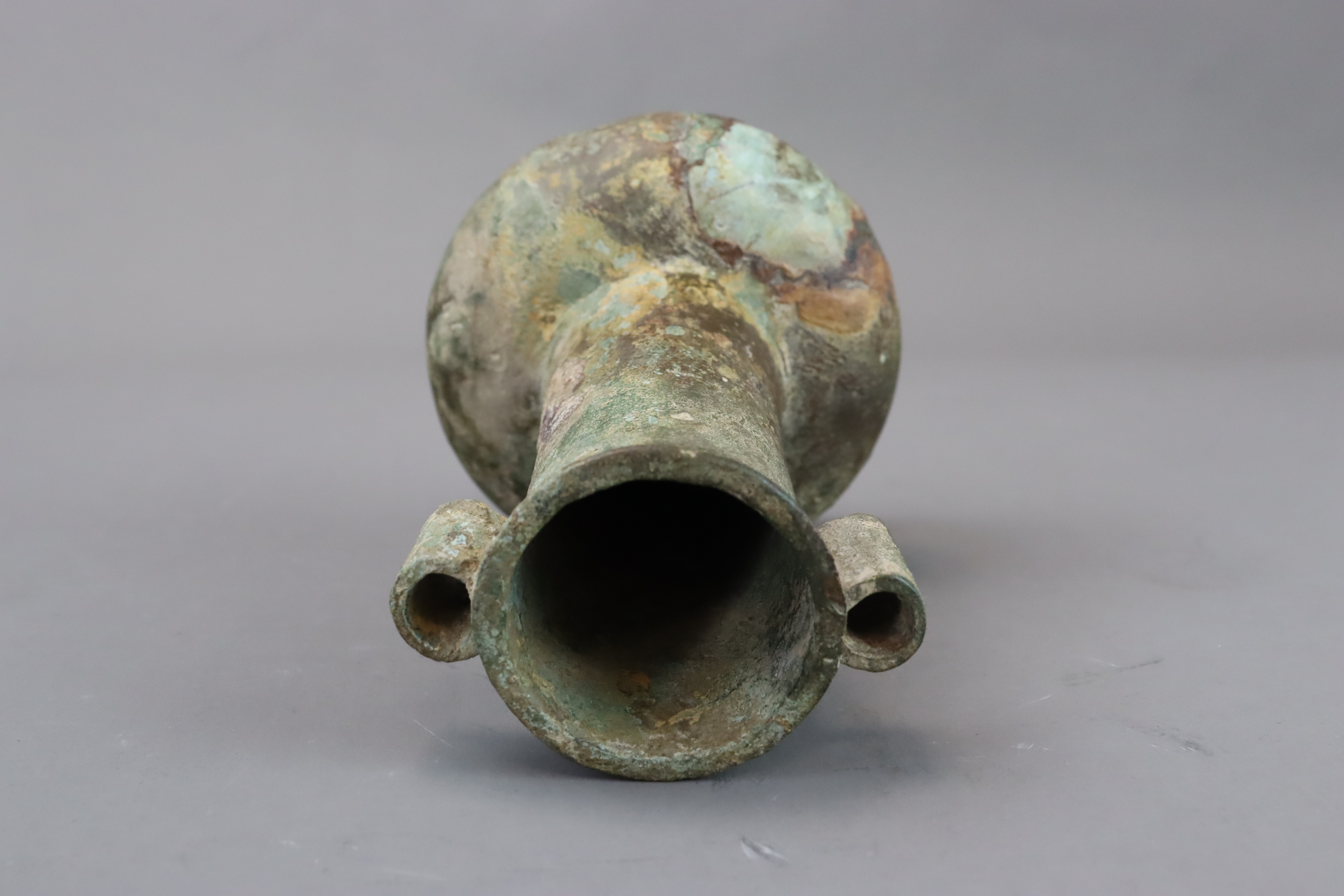 A Bronze 'Arrow' Vase, Song dynasty - Image 6 of 9