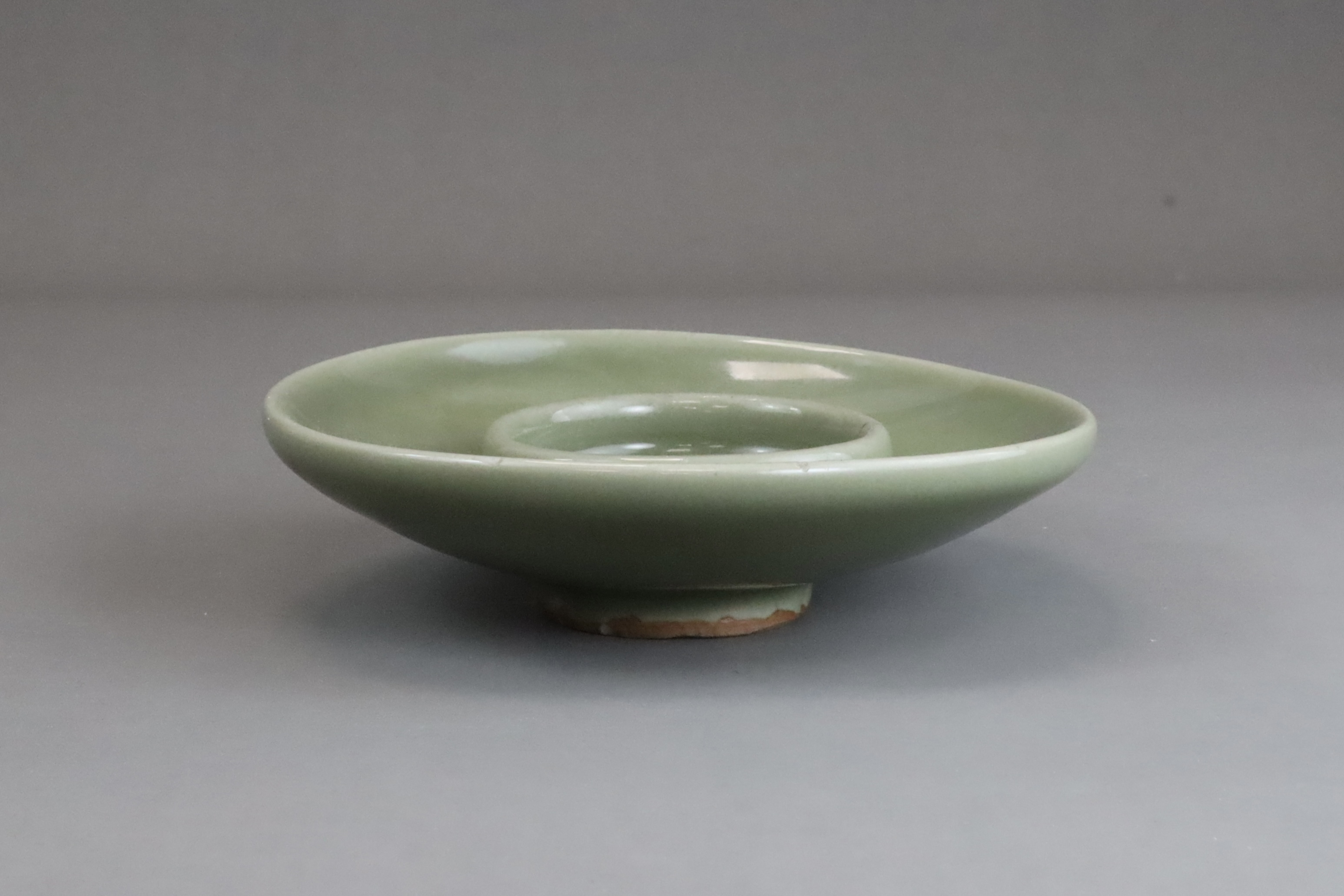 A Longquan Celadon Cupstand, Ming dynasty - Image 4 of 4