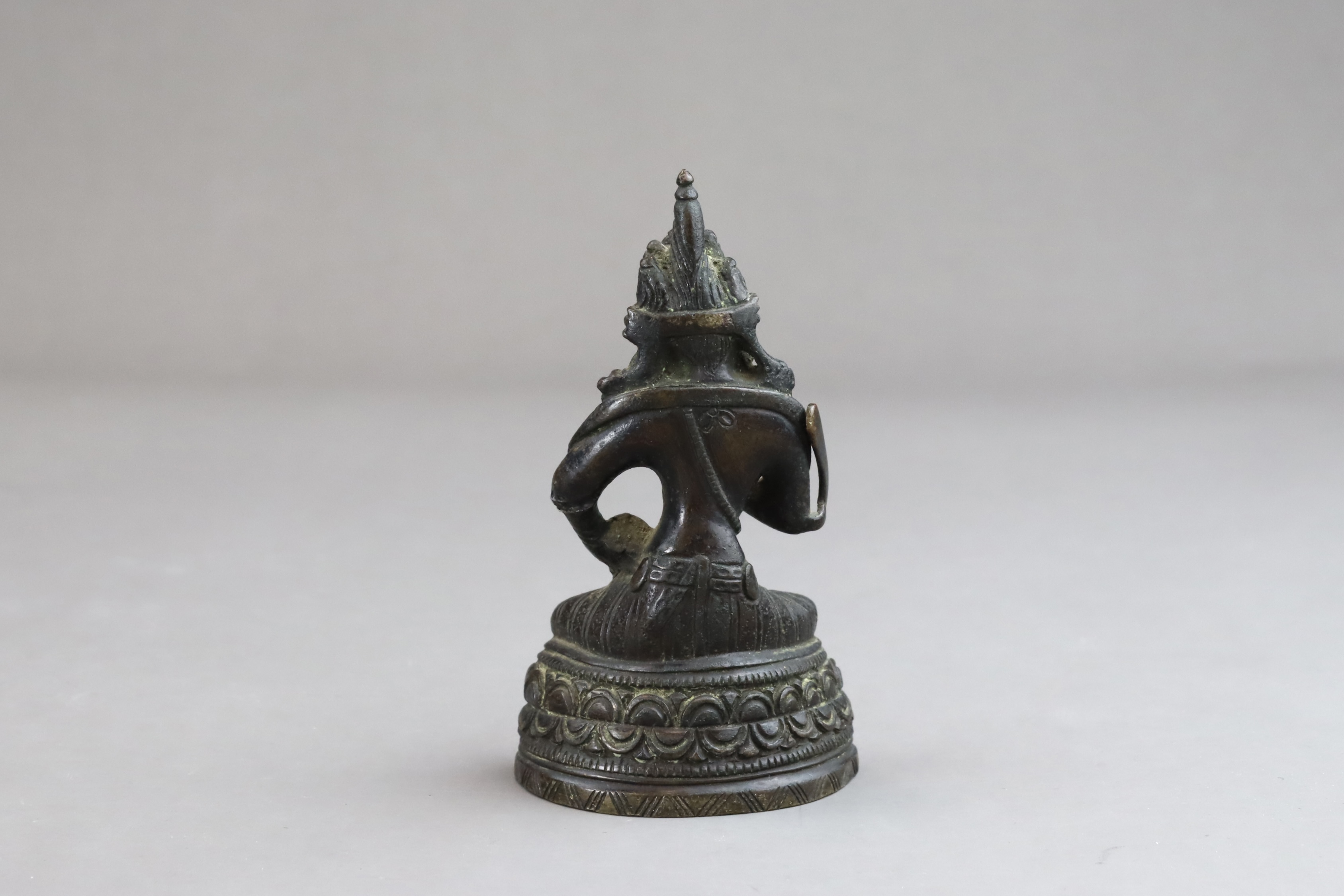 A Seated Bronze Bodhisattva, 19/20th century - Image 4 of 10