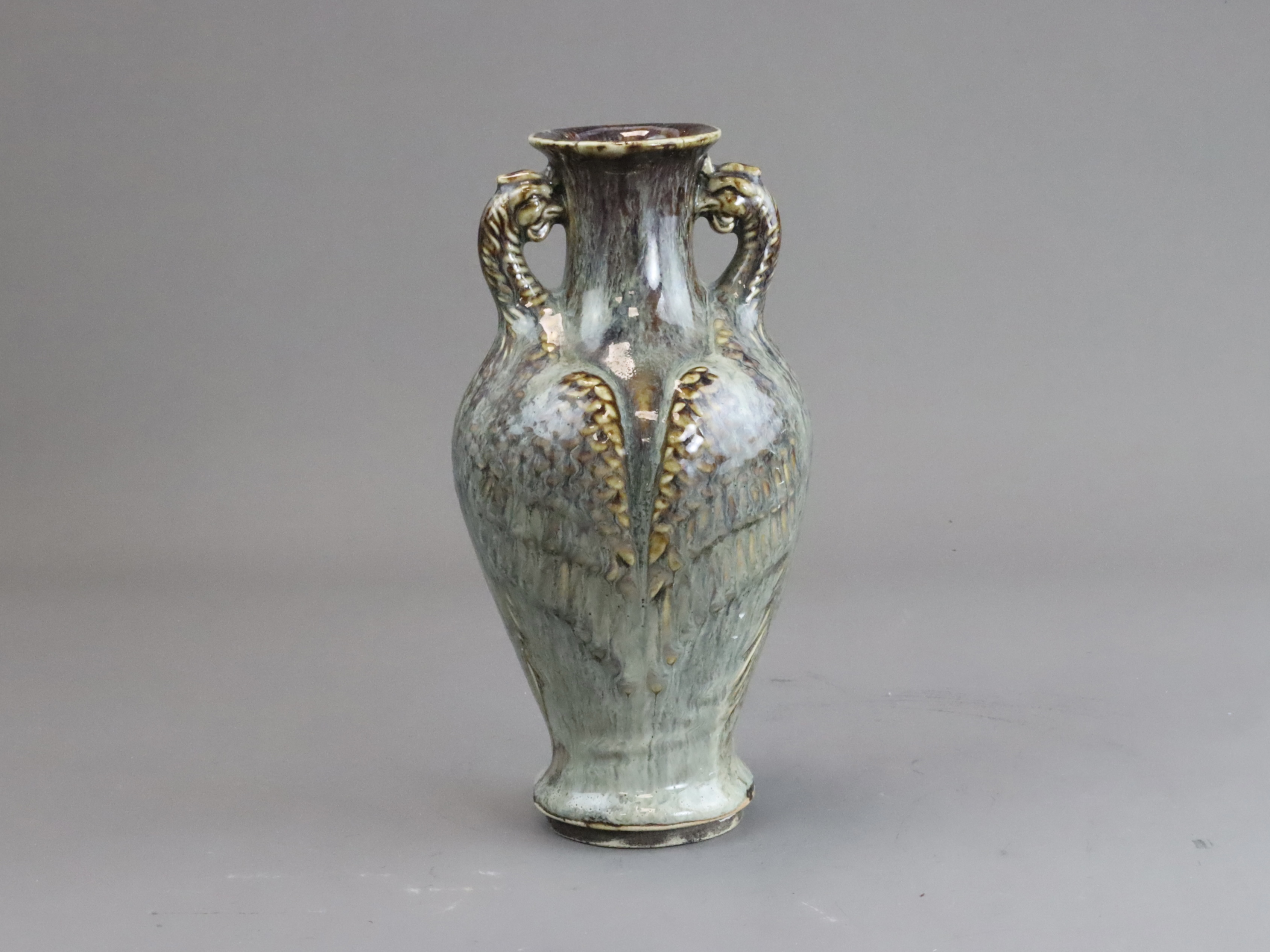 A Shiwan Moulded Vase, late Qing dynasty - Image 3 of 6