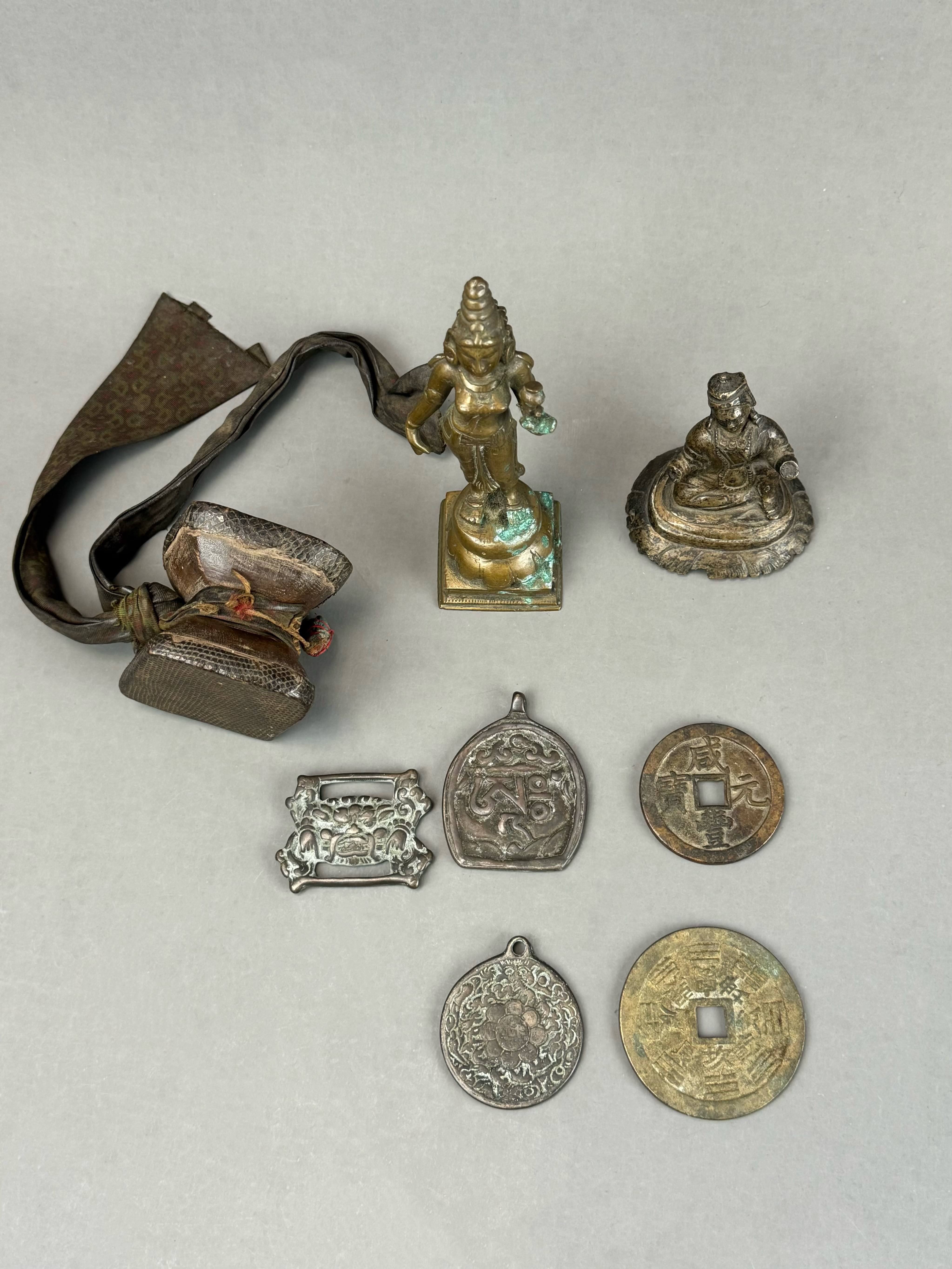 An Assorted Group of Bronzes, 19th/20th century, - Bild 2 aus 3