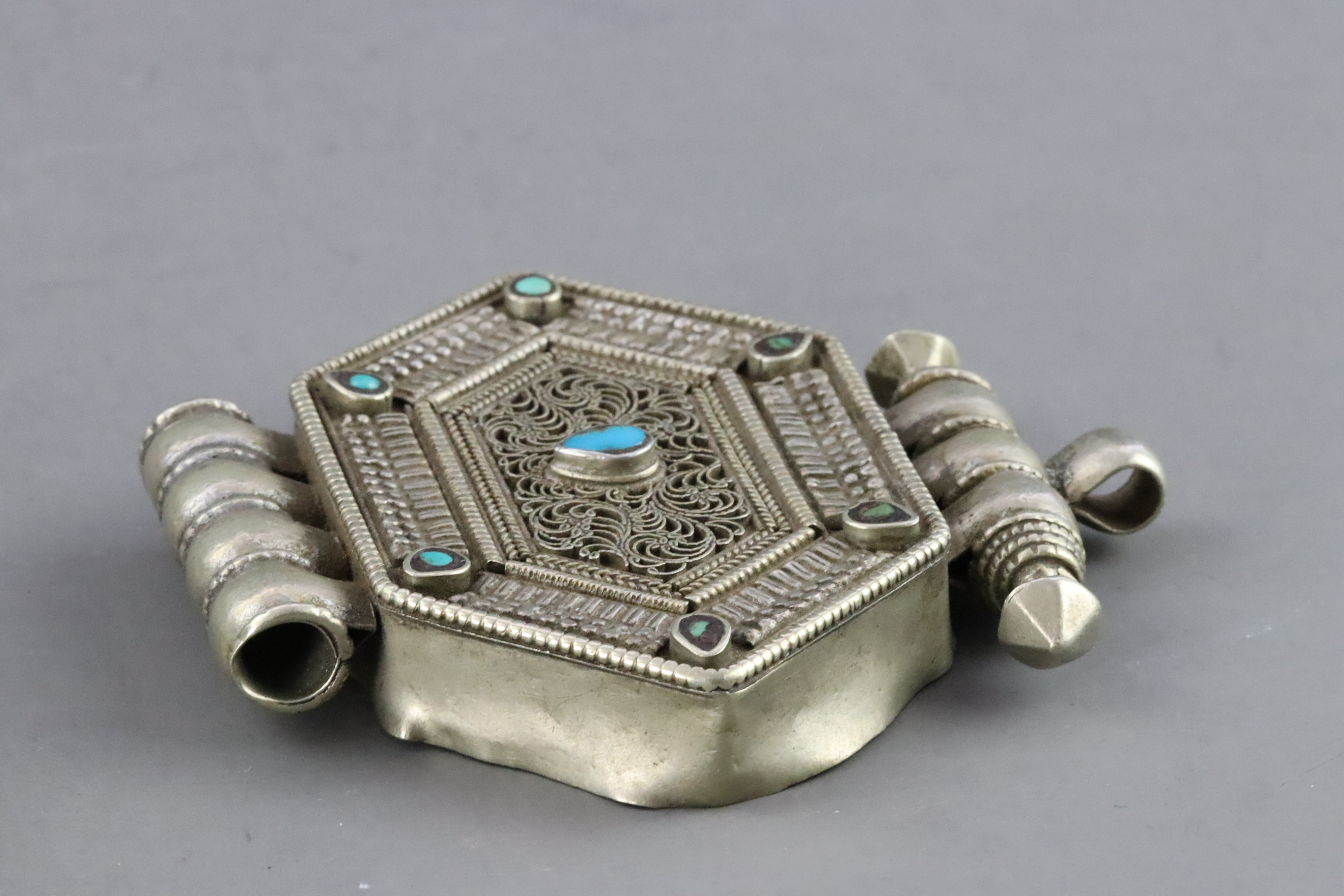 A Silver Reliquary Pendant, and a Turquoise set Gau with Mandala,19th century,A Silver and Turquoise - Bild 7 aus 13