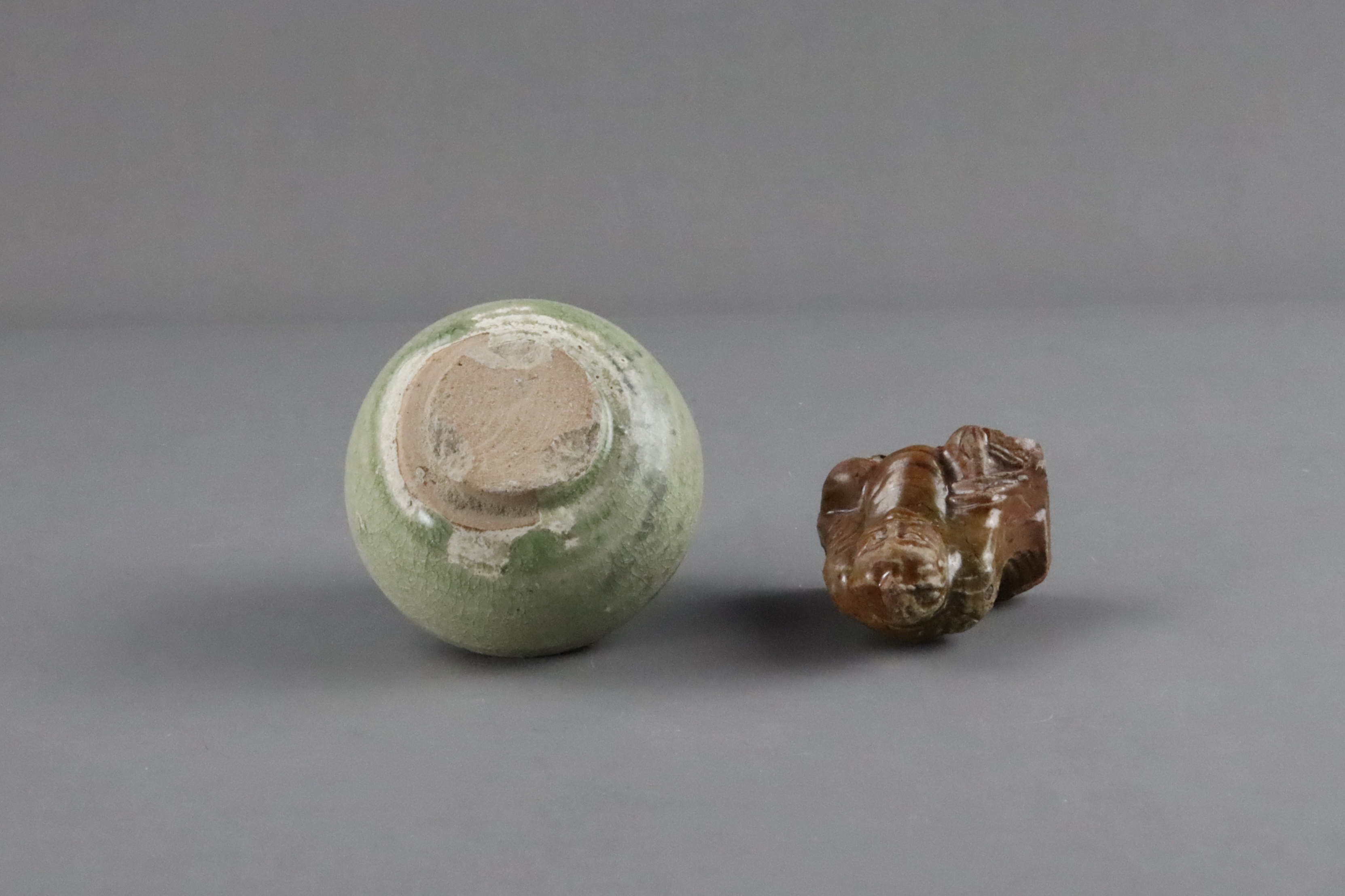 An Amber-glazed Figure and A Celadon Cup, Han dynasty and Sui dynasty - Image 9 of 9