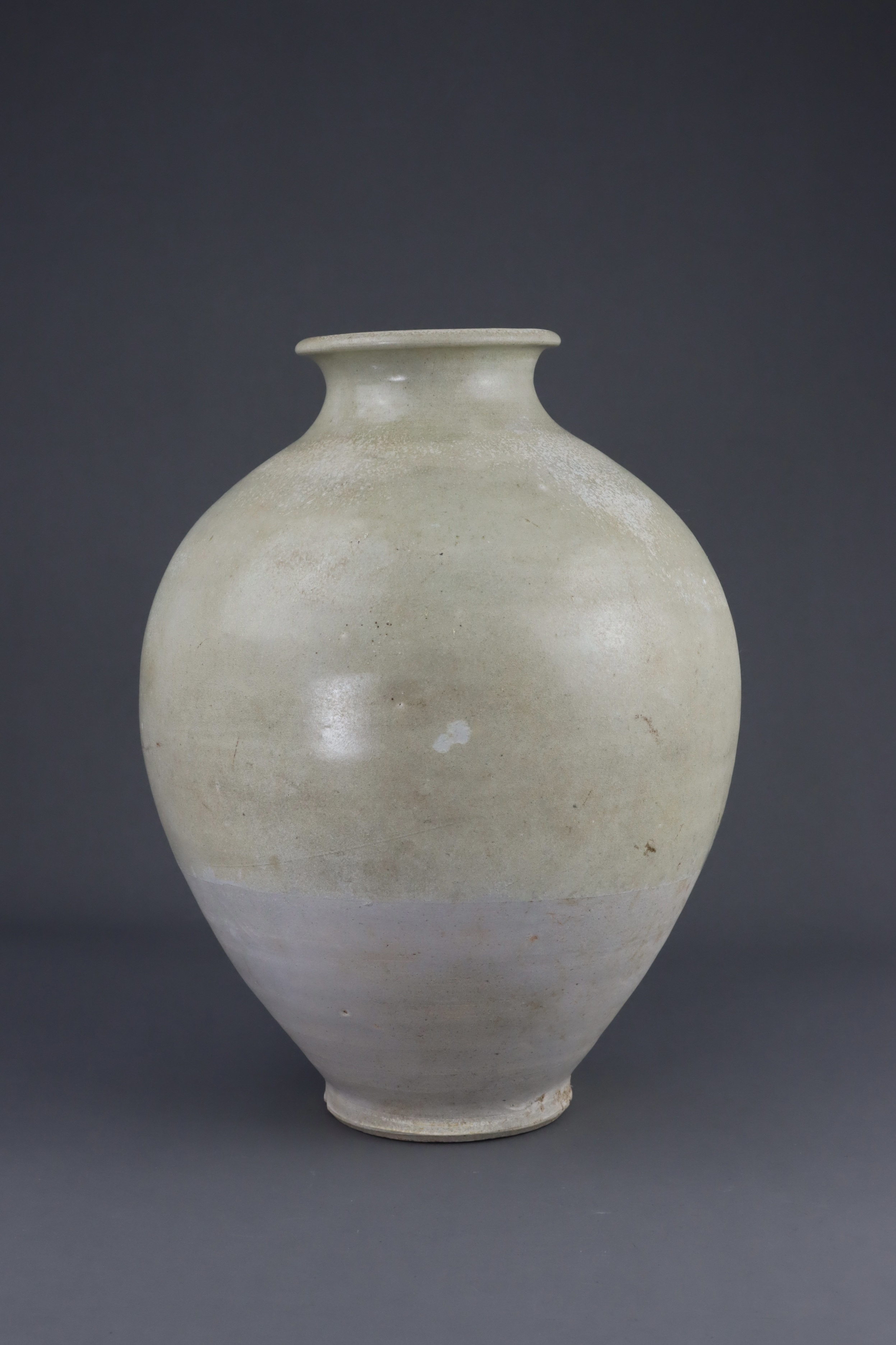 A White-glazed Jar, Tang dynasty - Image 2 of 8