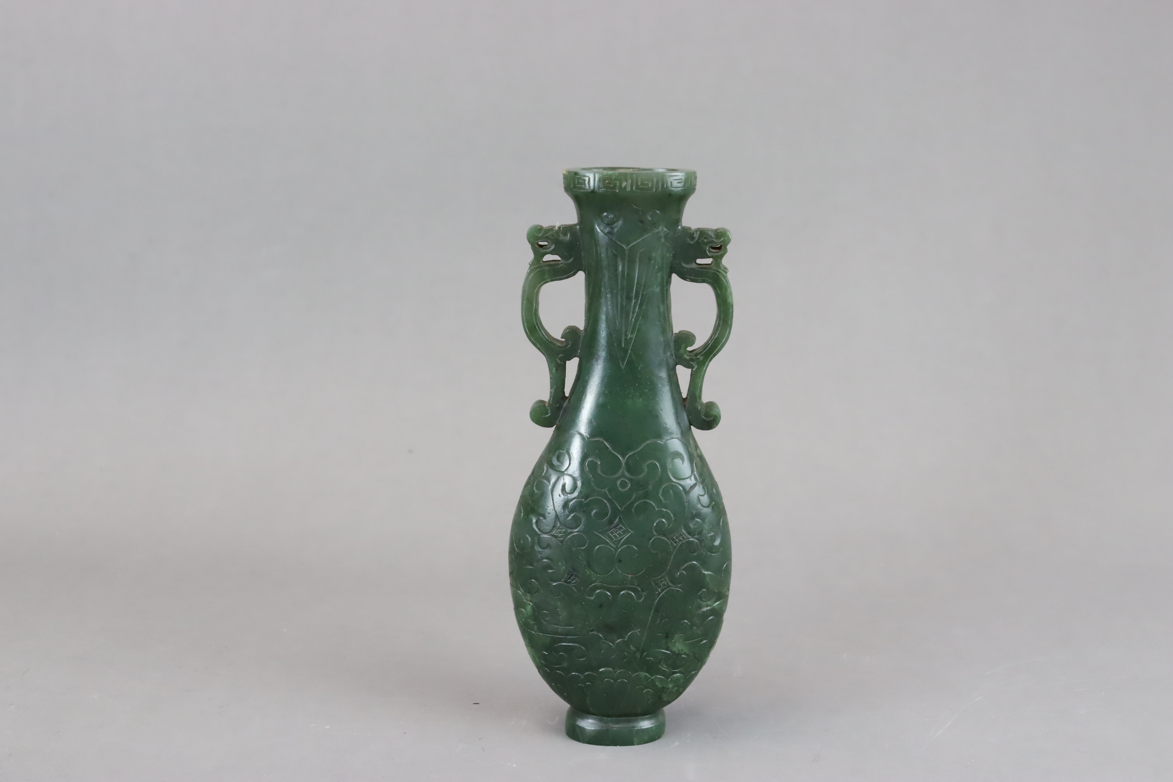 A Spinach Green Jade Vase, 18th century - Image 3 of 6