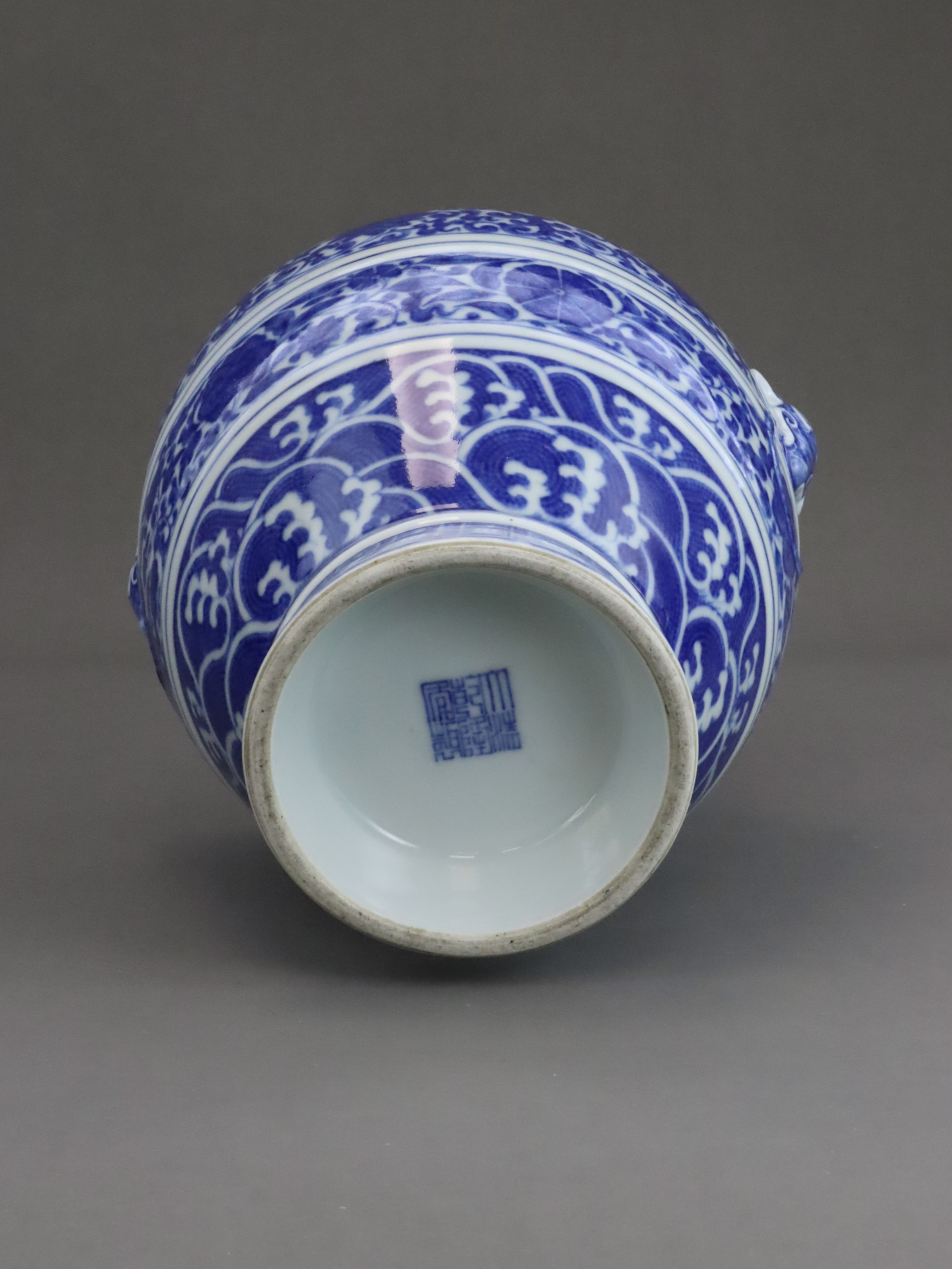 A Good Blue and White Ming style Vase, hu, six character seal mark of Qianlong, Qing dynasty, - Image 9 of 9
