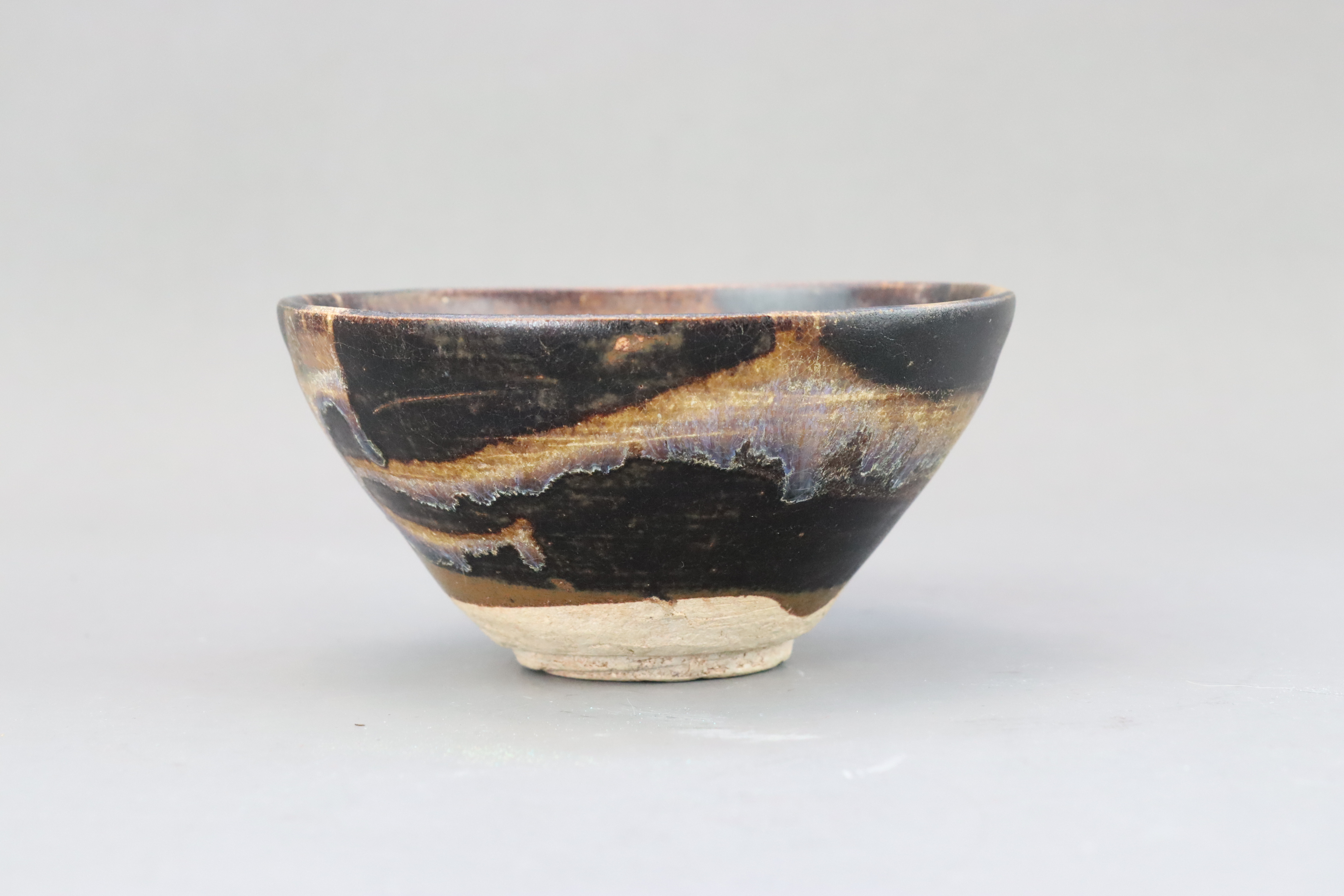 A Jizhou Phosphatic-splash Bowl, Song dynasty - Image 4 of 6