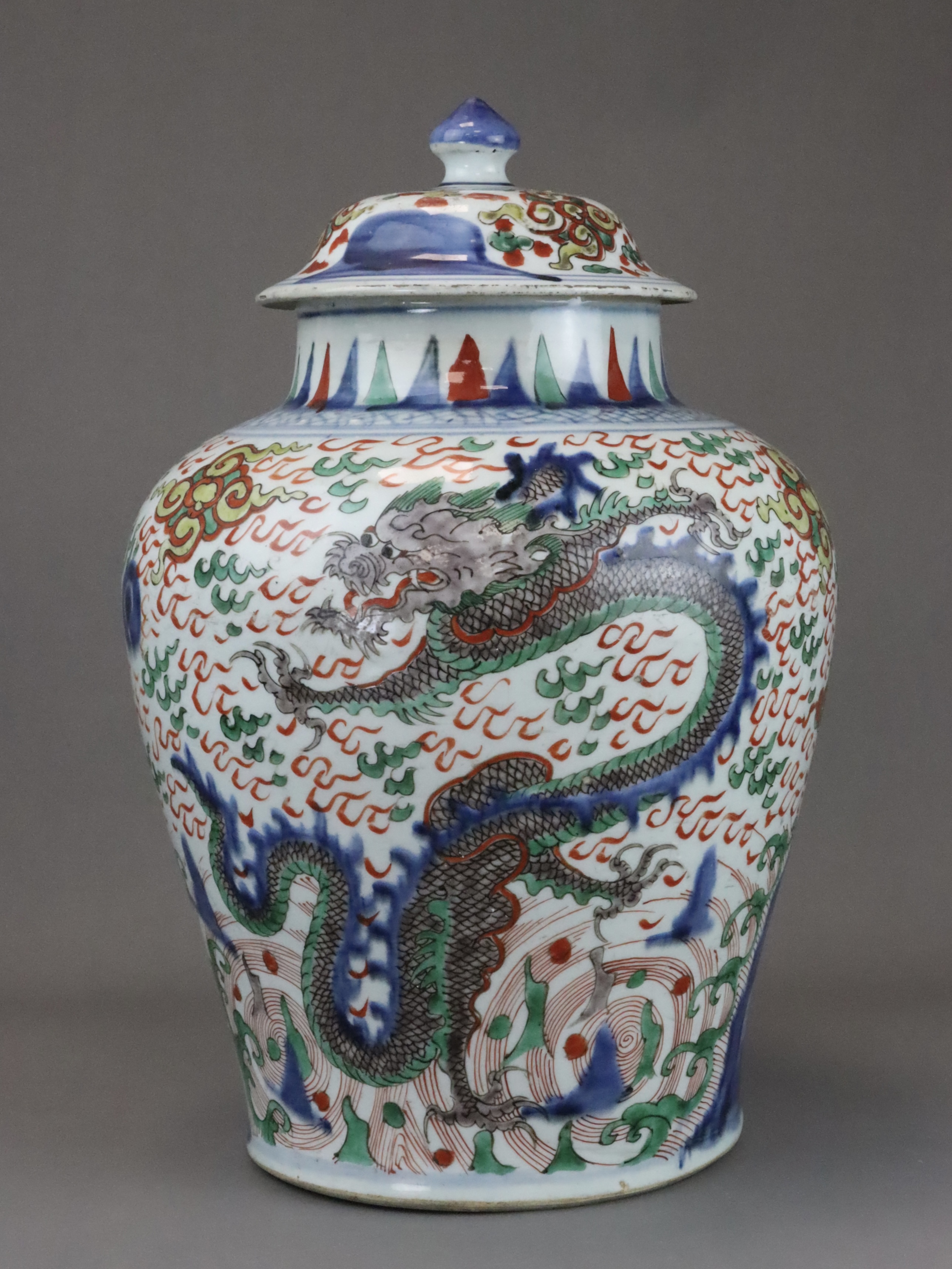 A Striking Wucai Baluster Dragon Jar and Cover, Shunzhi, - Image 2 of 13