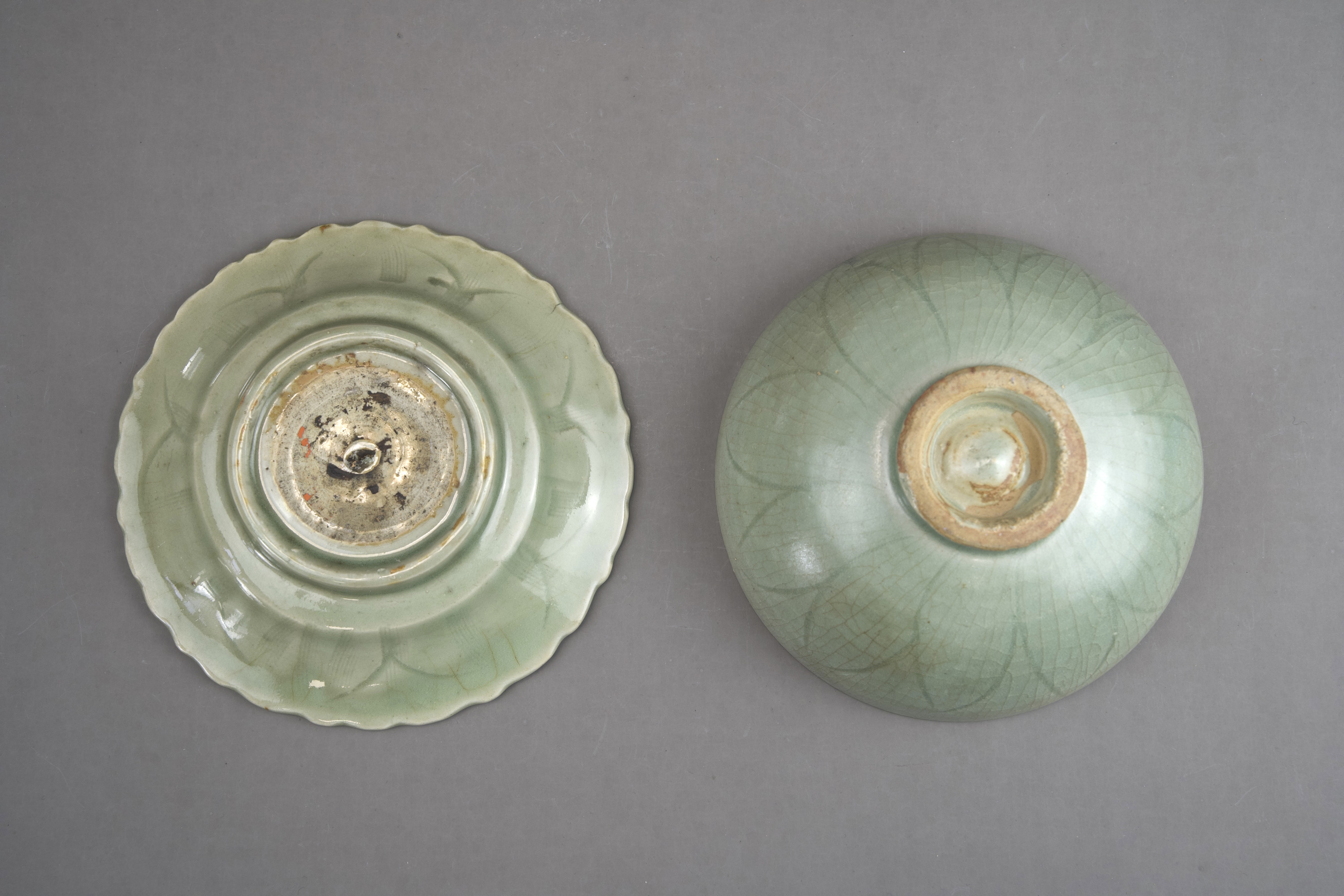 A Carved Celadon Dish and Bowl, Song dynasty and later - Image 5 of 7