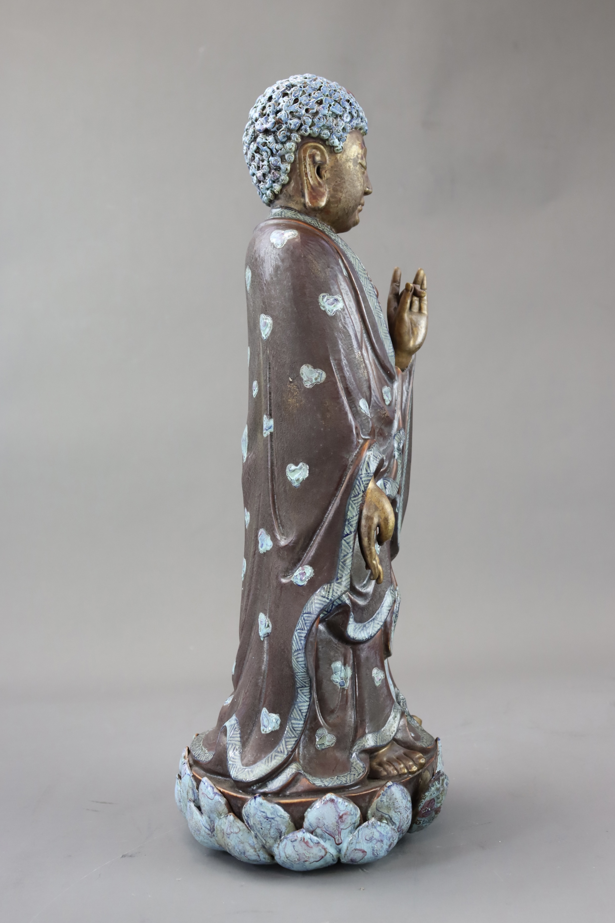 A Porcelain Buddha imitating Bronze, Qing dynasty, - Image 4 of 8