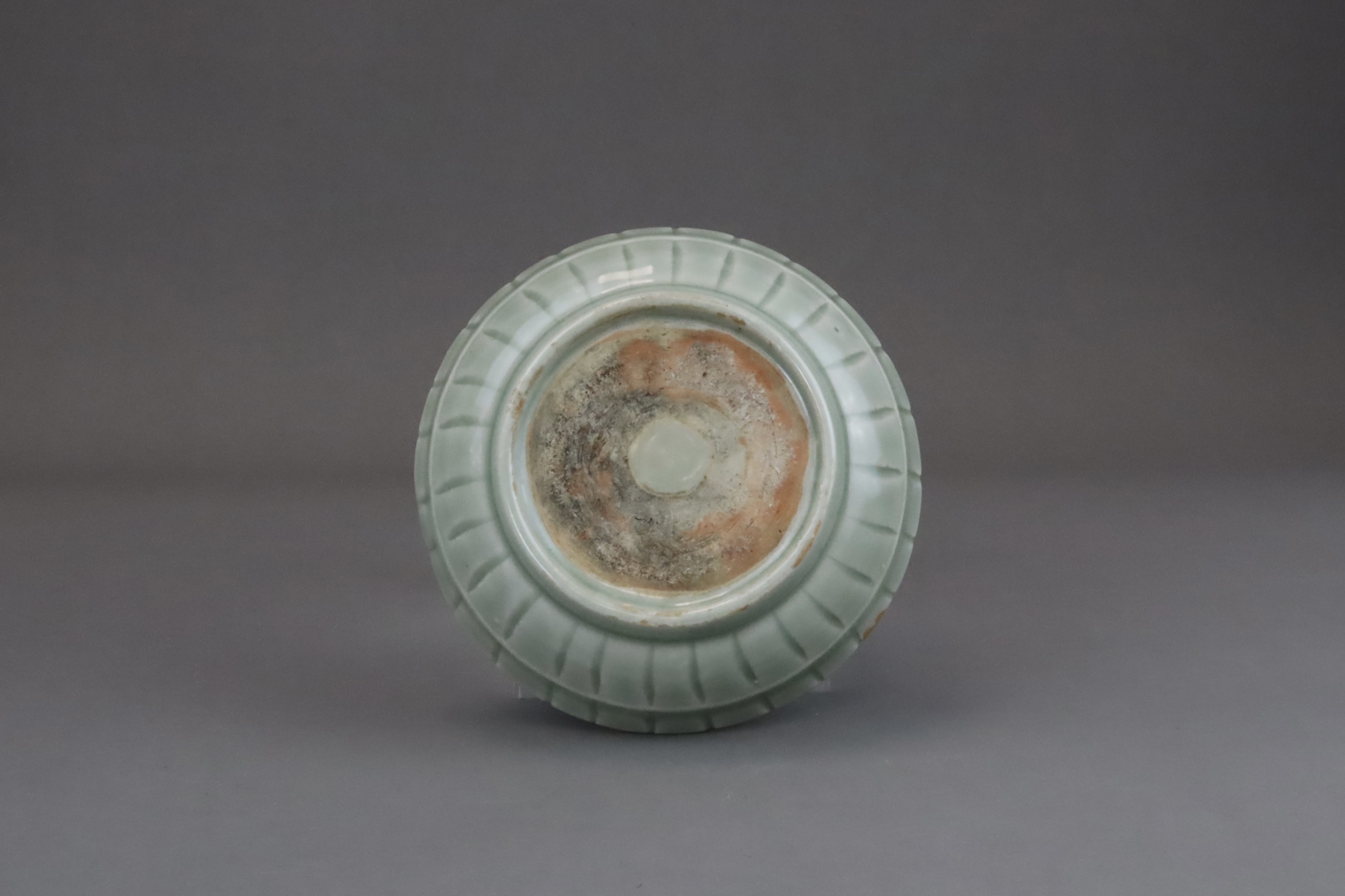 A Longquan Celadon Washer, Yuan dynasty or later - Image 5 of 6