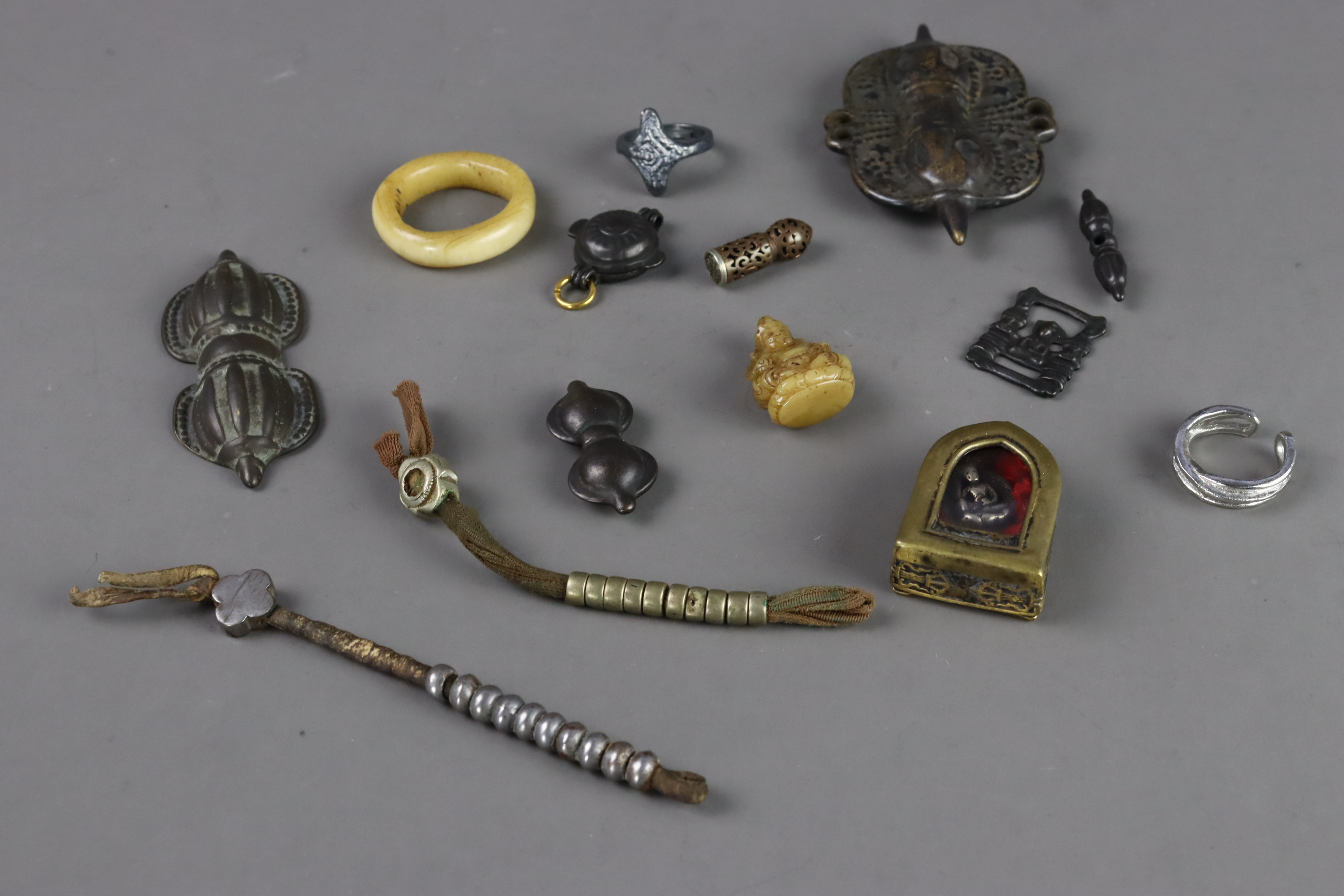 A Set of Tibetan Items, 19/20 century - Image 2 of 5