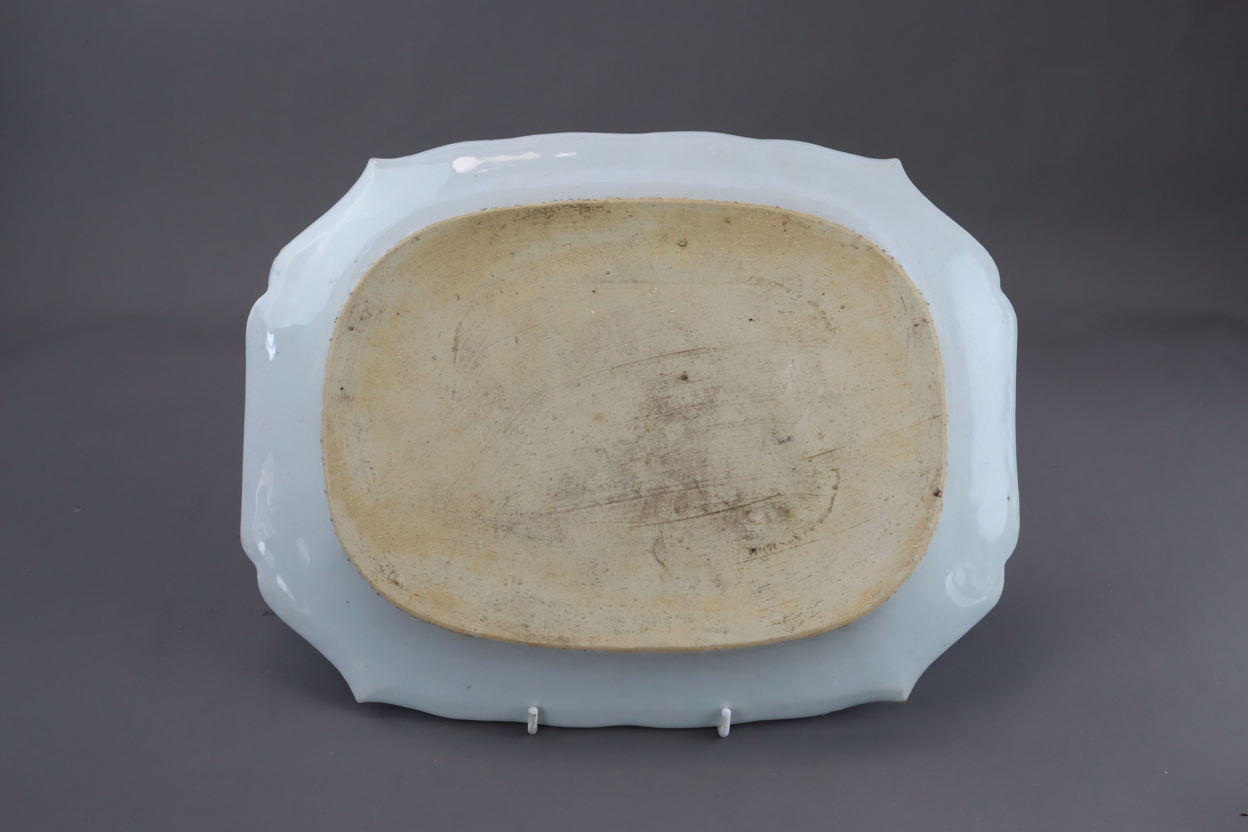 A 'famille rose' Armorial Meatdish, Qianlong - Image 3 of 6