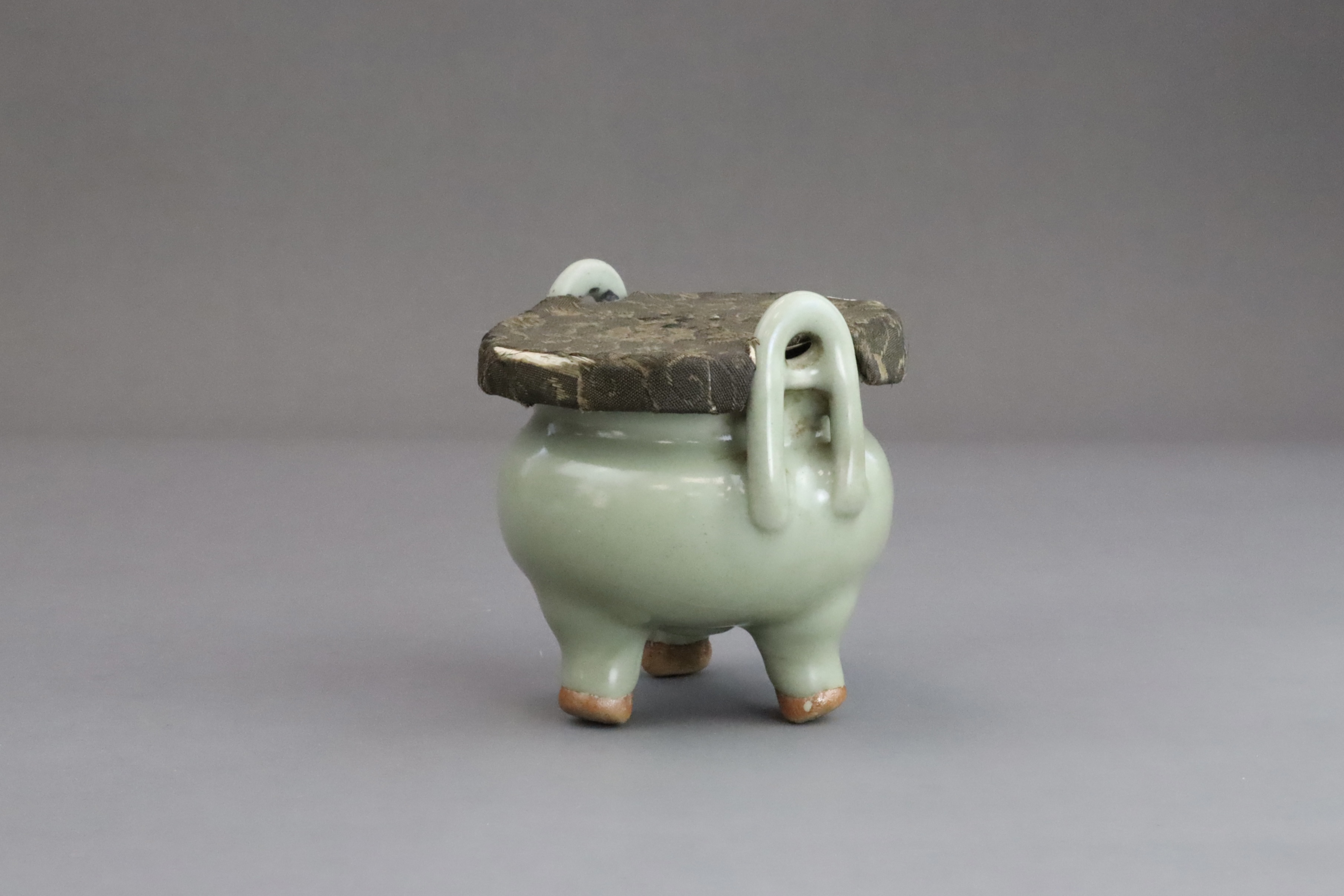 A Longquan Celadon Tripod Incense Burner, Yuan dynasty  - Image 6 of 12