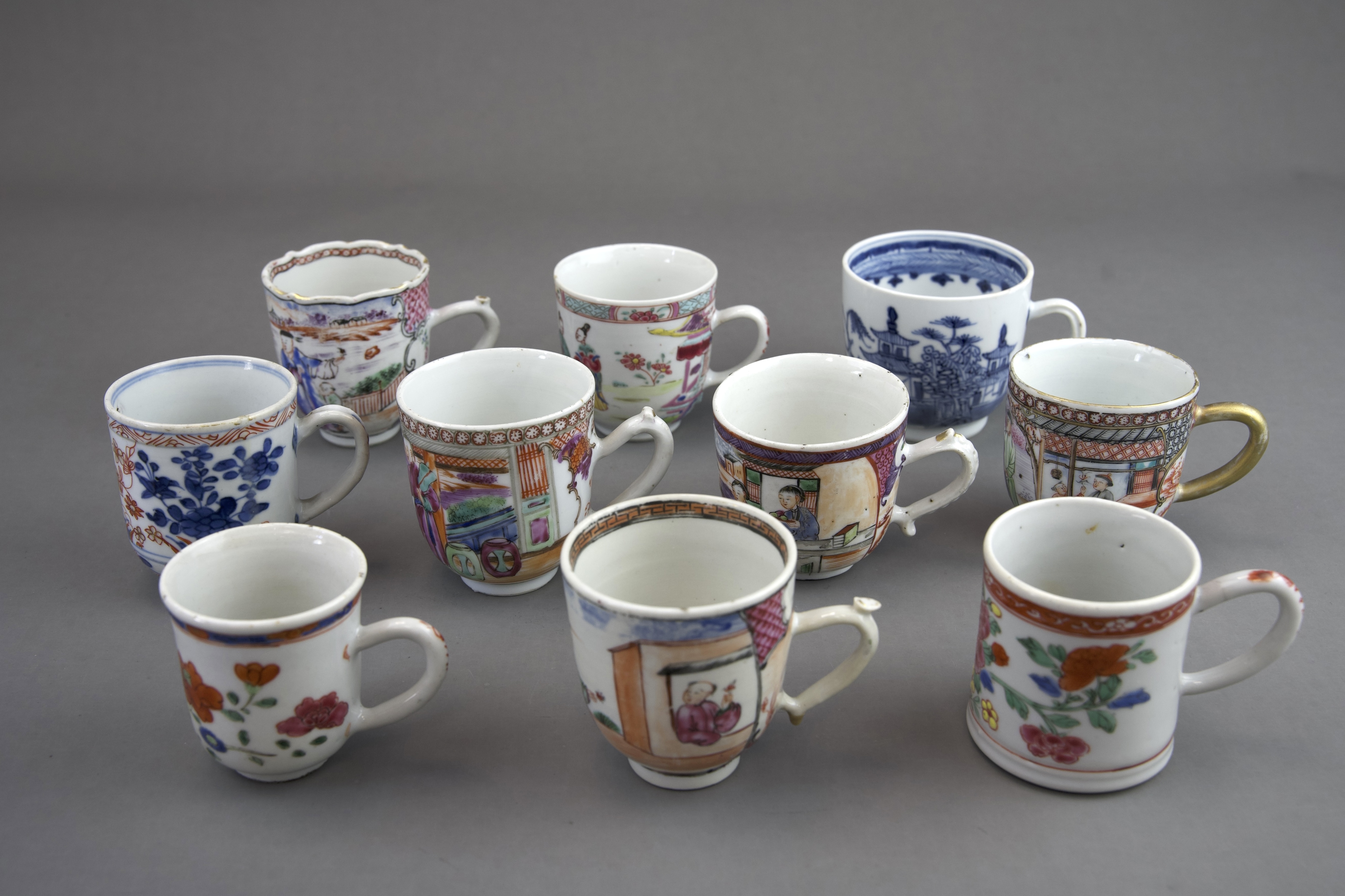 A Set of 10 Blue and White and 'famille rose' Coffee Cups, 18th century - Image 4 of 6