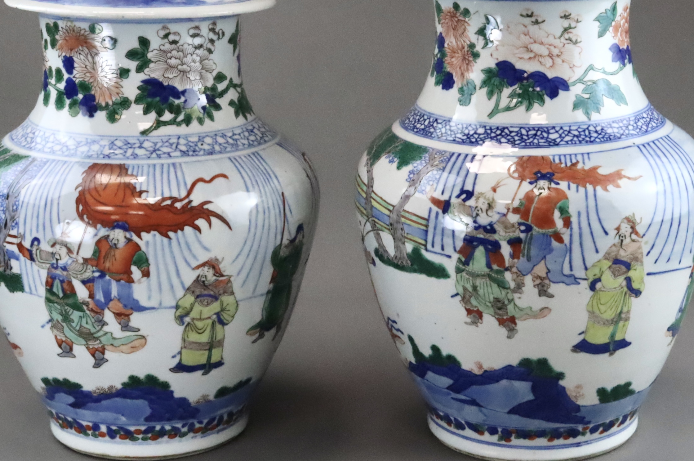 A Good Pair of Wucai Jars and Covers with Figures, 19th century, - Image 2 of 11