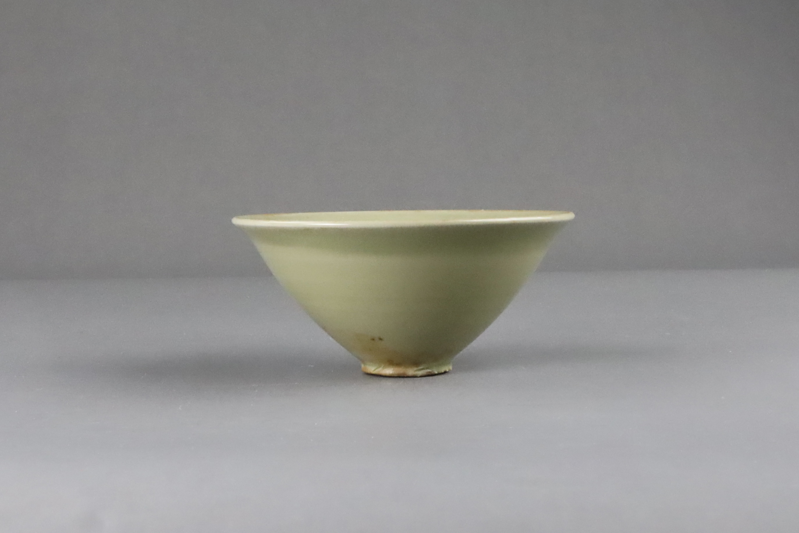 A Fine Yaozhou Celadon Conical Bowl, Song dynasty - Image 6 of 11