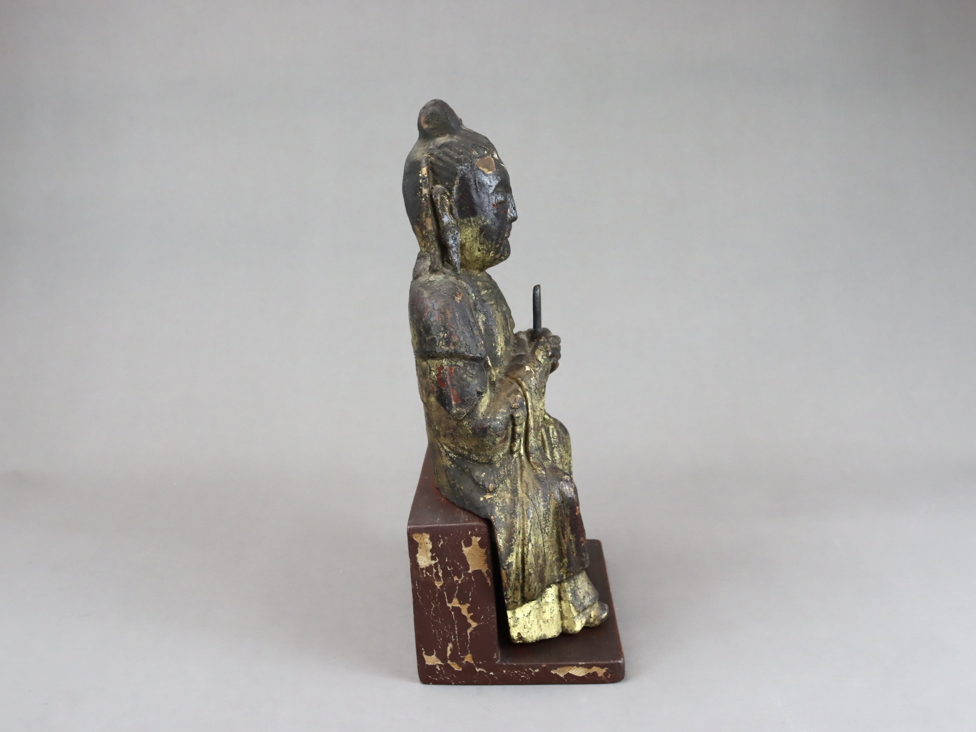 A Gilt lacquered Wood Seated Dignitary, Ming dynasty, - Image 6 of 6