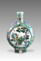 A 'famille verte' Moonflask with Figures, 19th century,