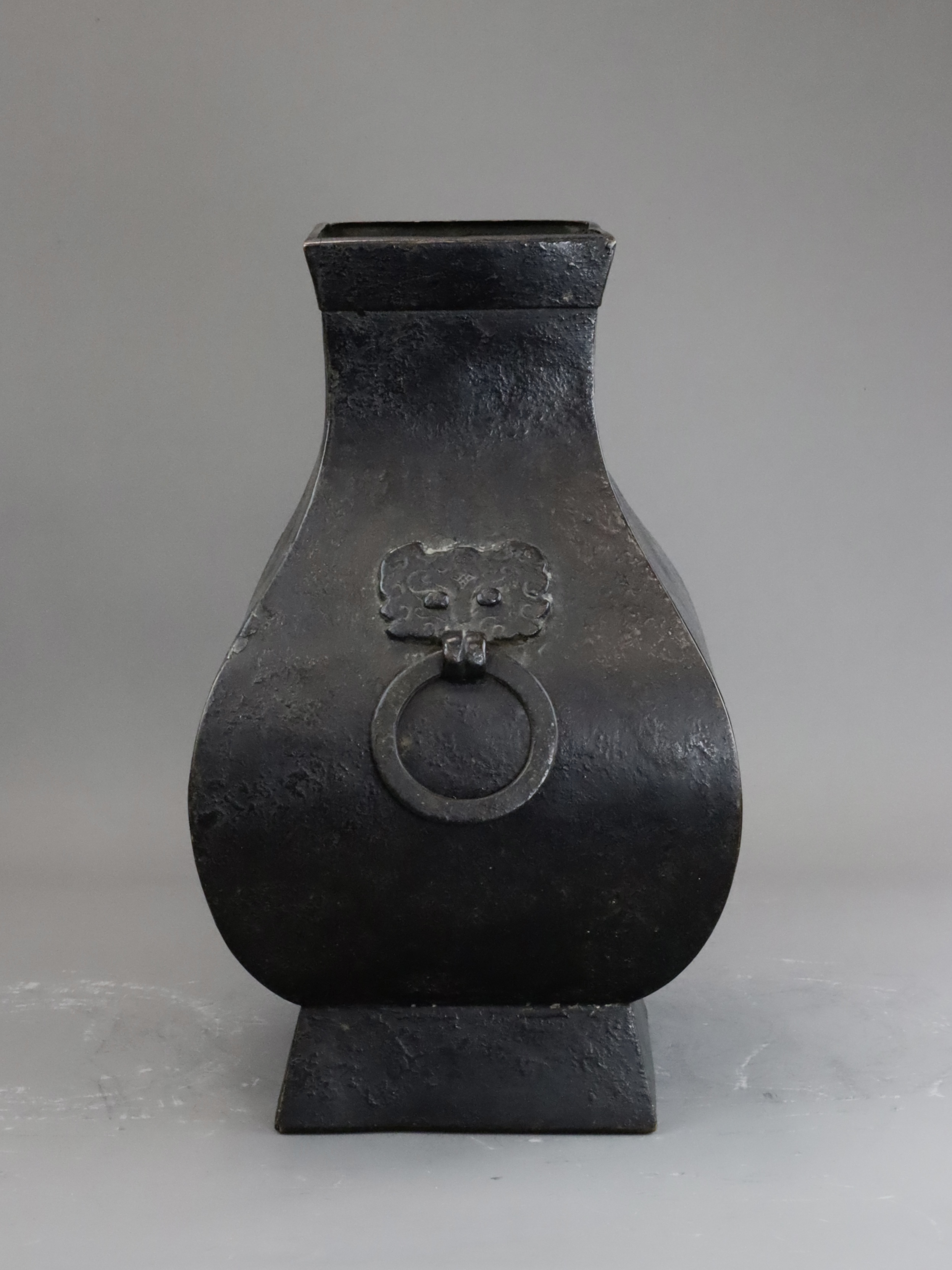 A Bronze Square Jar, fanghu, Ming dynasty or earlier - Image 4 of 10