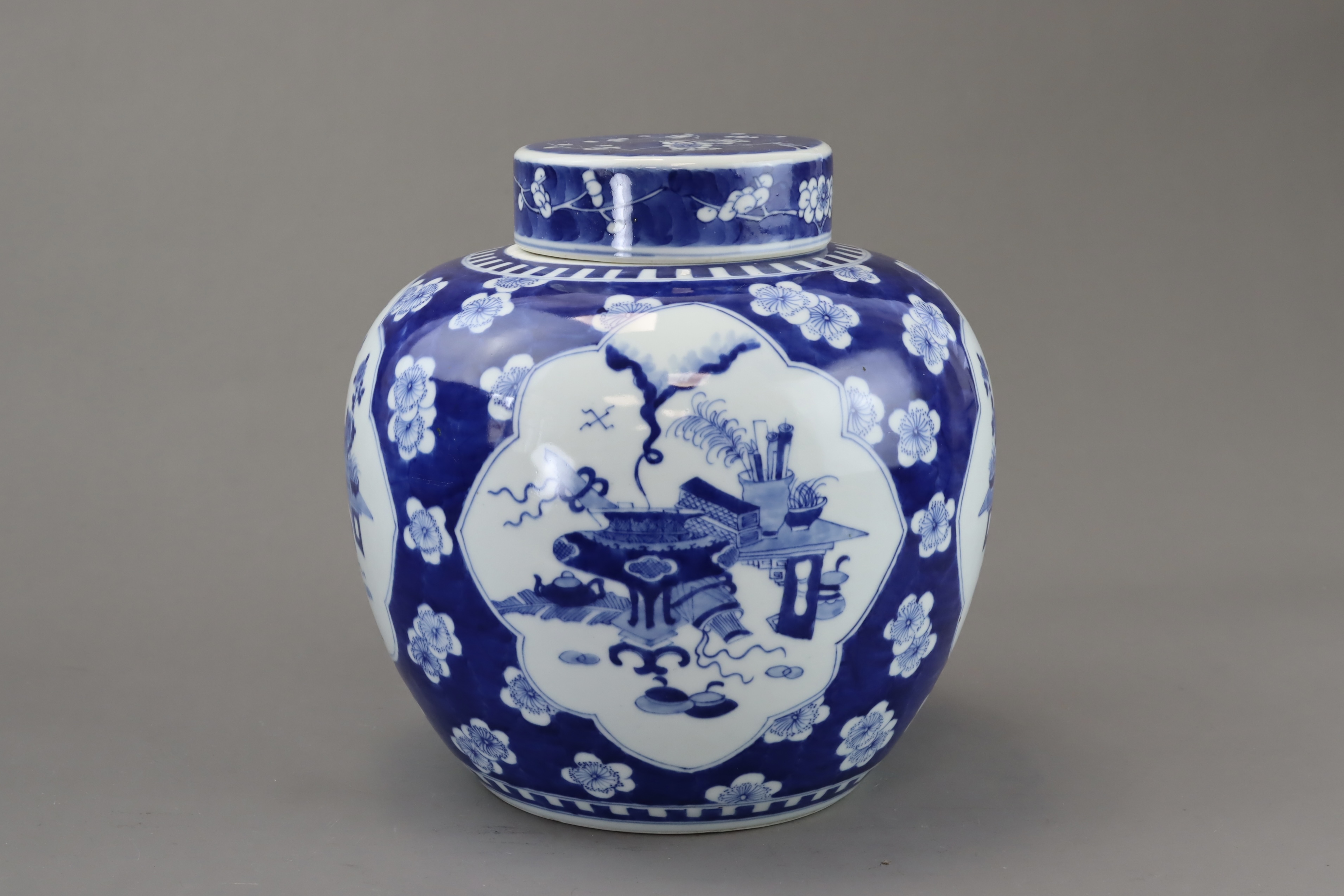 A Blue and White Jar and Cover with Prunus and the 'Hundred Treasures', Late Qing dynasty - Image 2 of 7