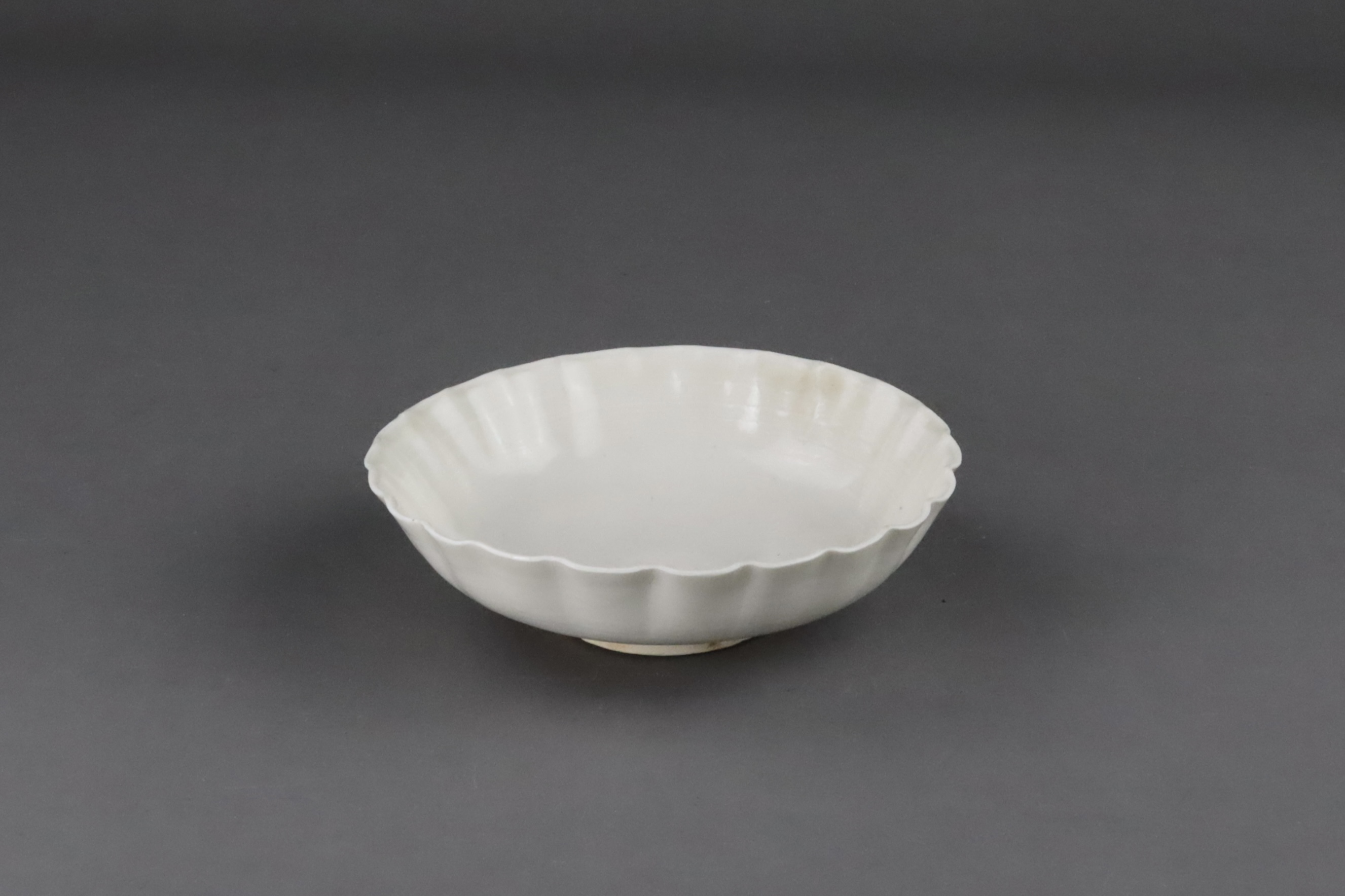 A Ding-type Floral Dish, Song dynasty - Image 6 of 8