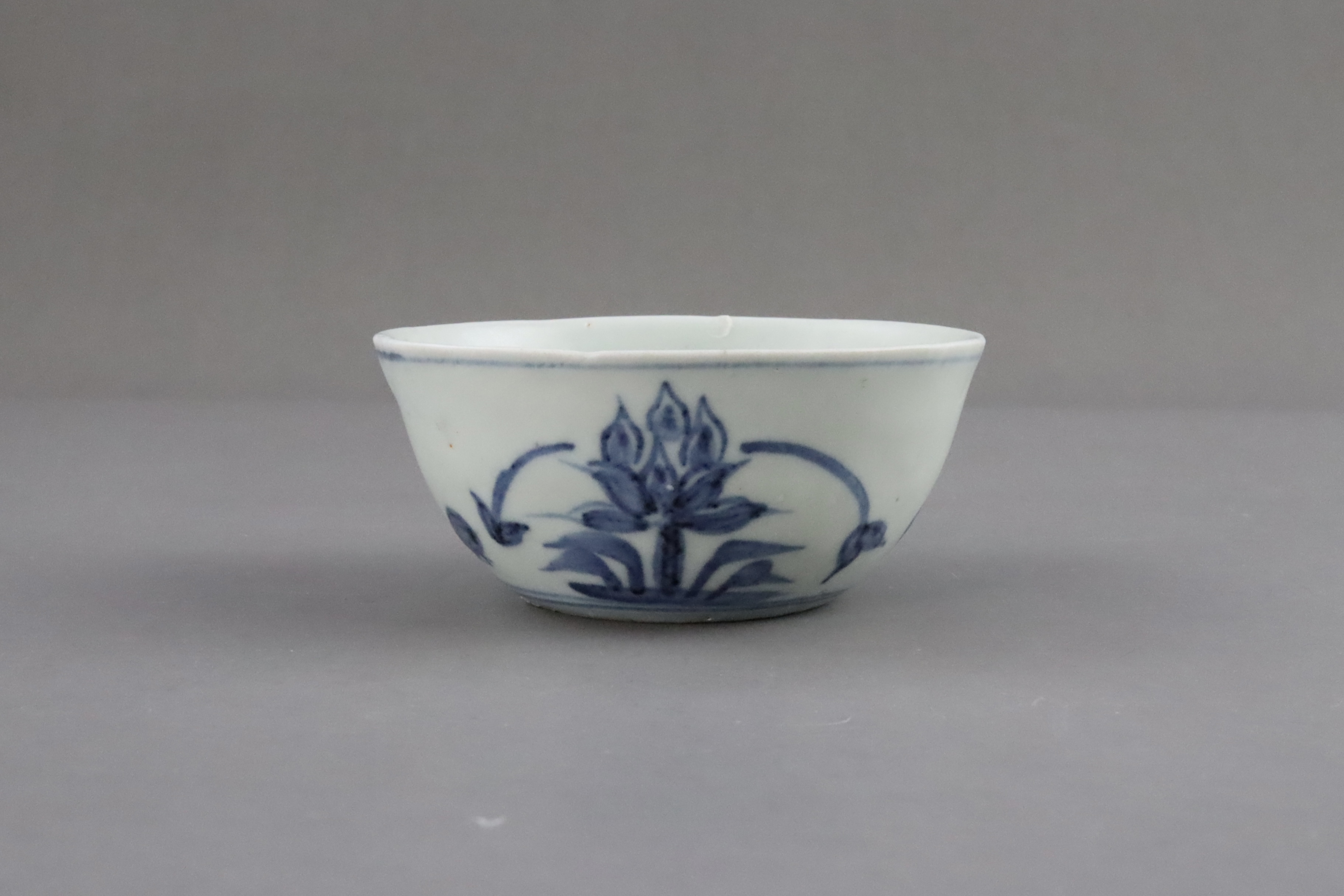 A Blue and White Chicken Cup, Late Ming dynasty - Image 11 of 12