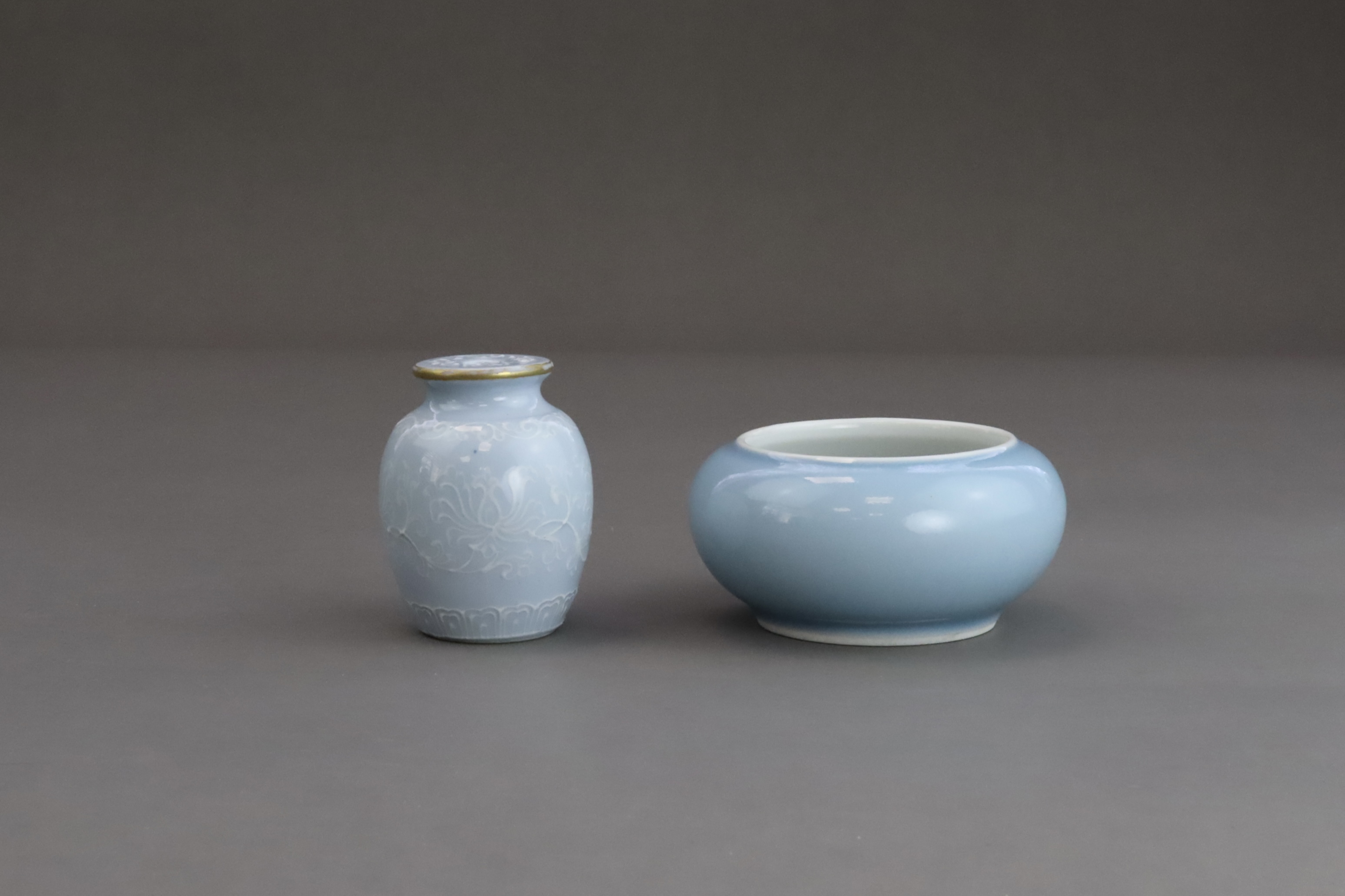  'Clair de lune': A Brushwasher, Guangxu mark and period, and a Moulded small Jar, Qing dynasty - Image 5 of 7