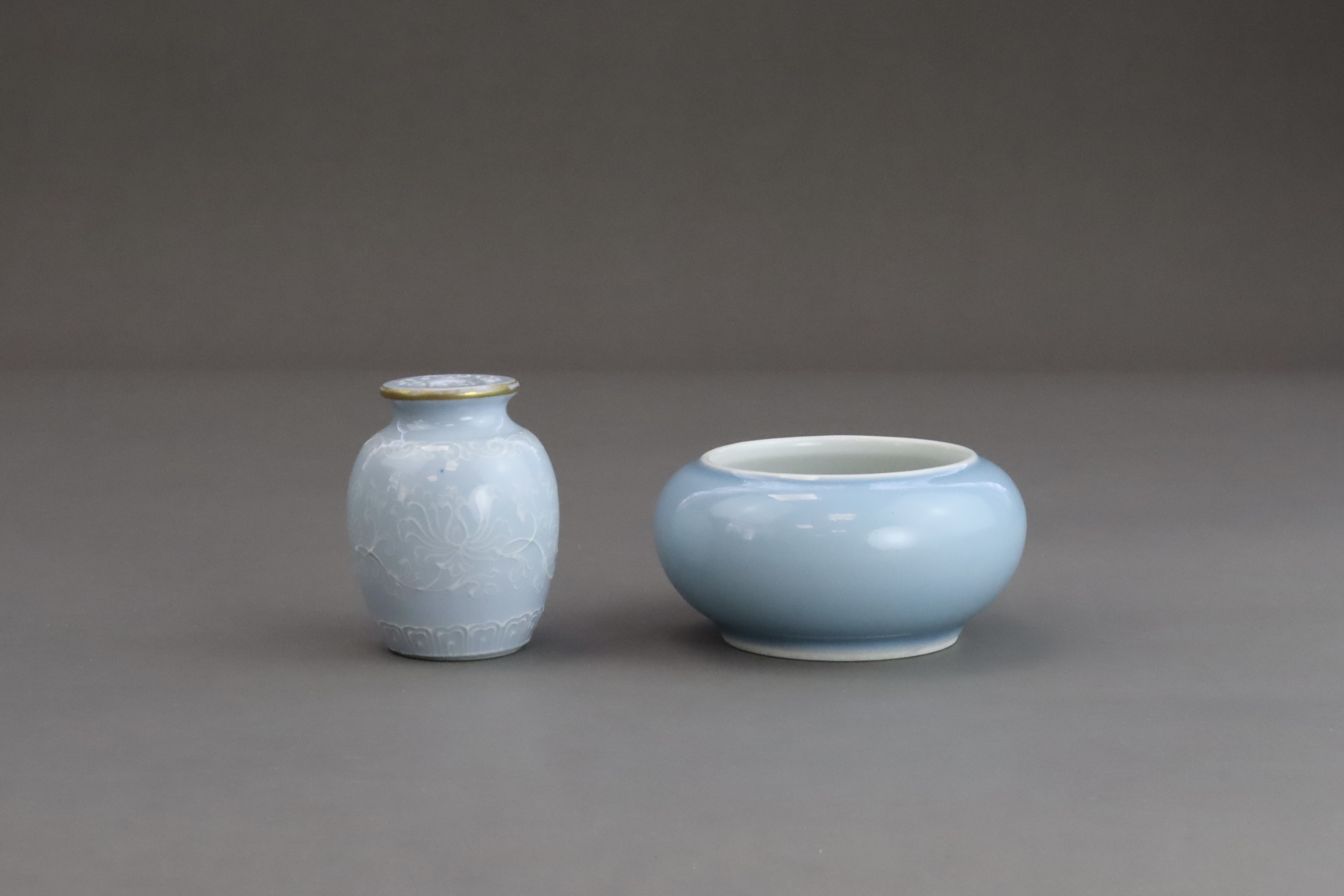  'Clair de lune': A Brushwasher, Guangxu mark and period, and a Moulded small Jar, Qing dynasty - Image 4 of 7