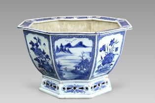 A Blue and White Jardiniere, 18th century,