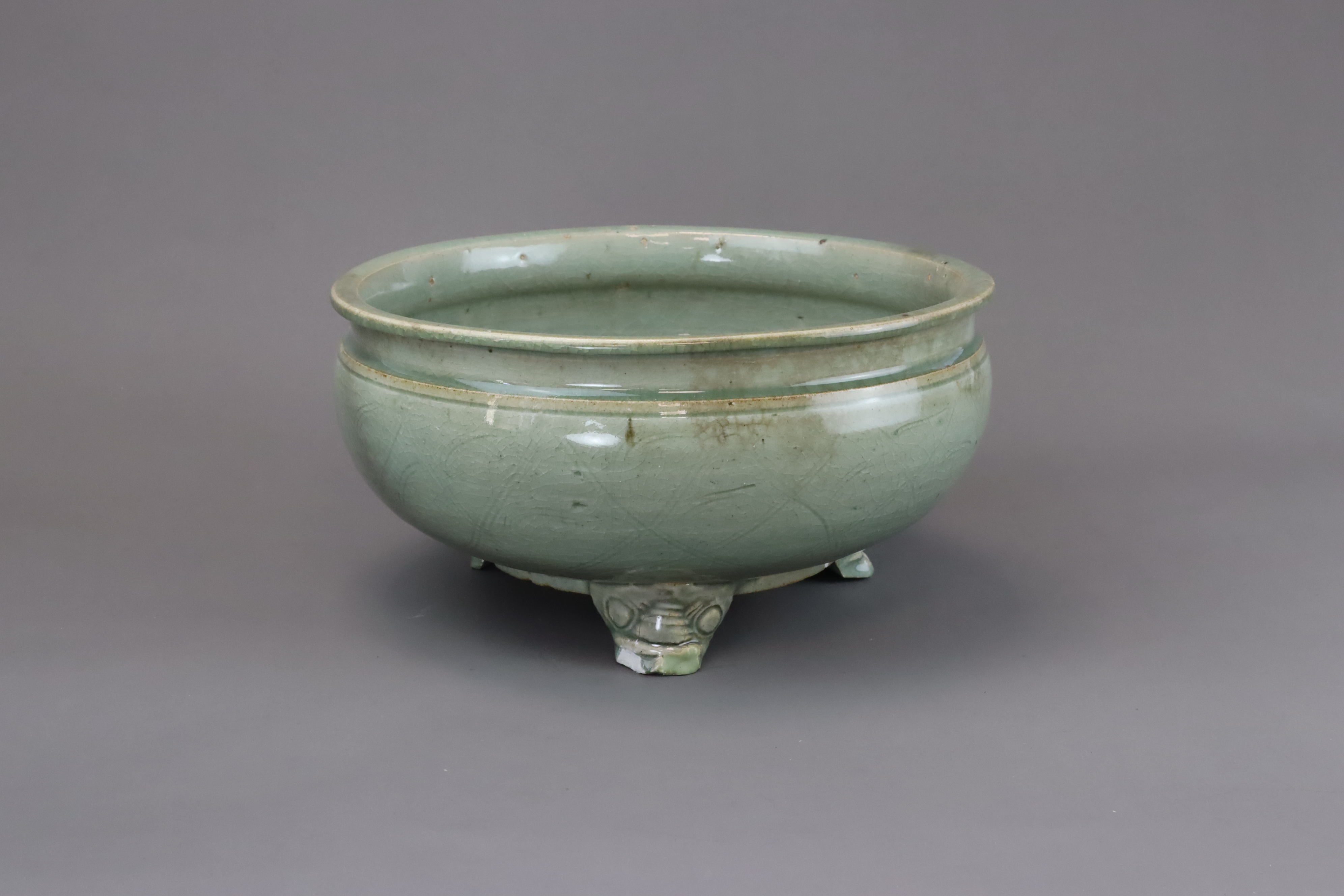 A Longquan Celadon Tripod Incense Burner, Ming dynasty - Image 8 of 8