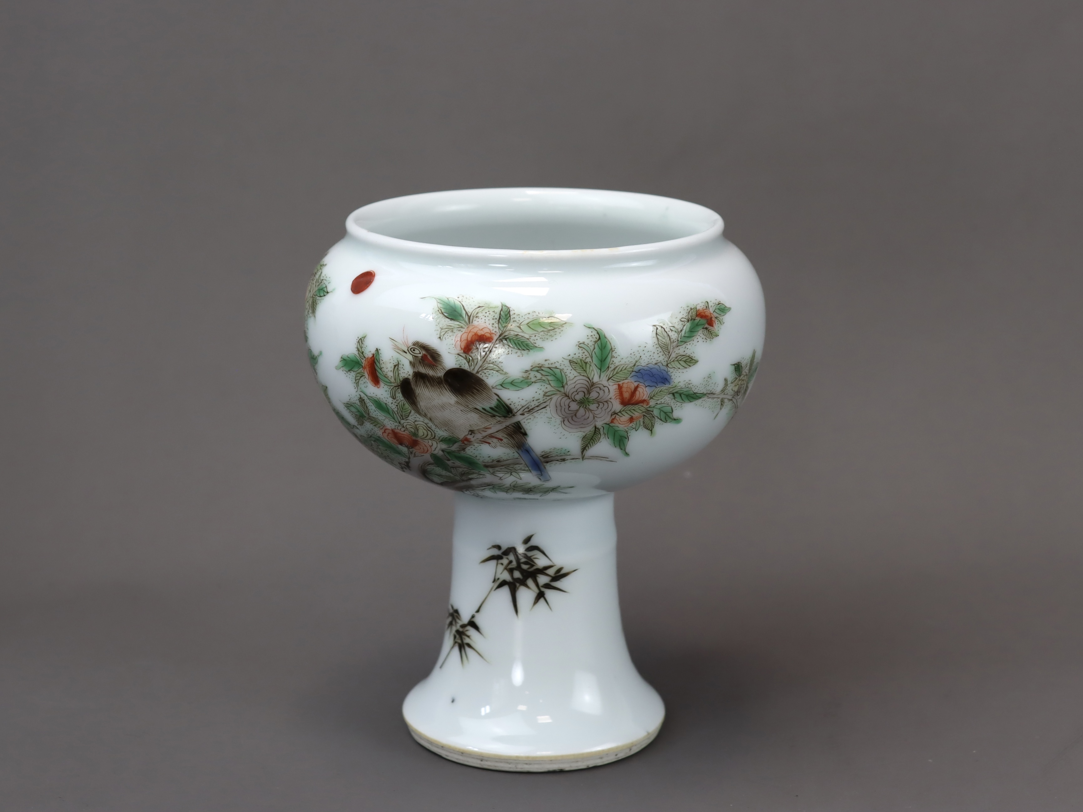  A 'famille verte' Stembowl, late Qing dynasty' - Image 2 of 7