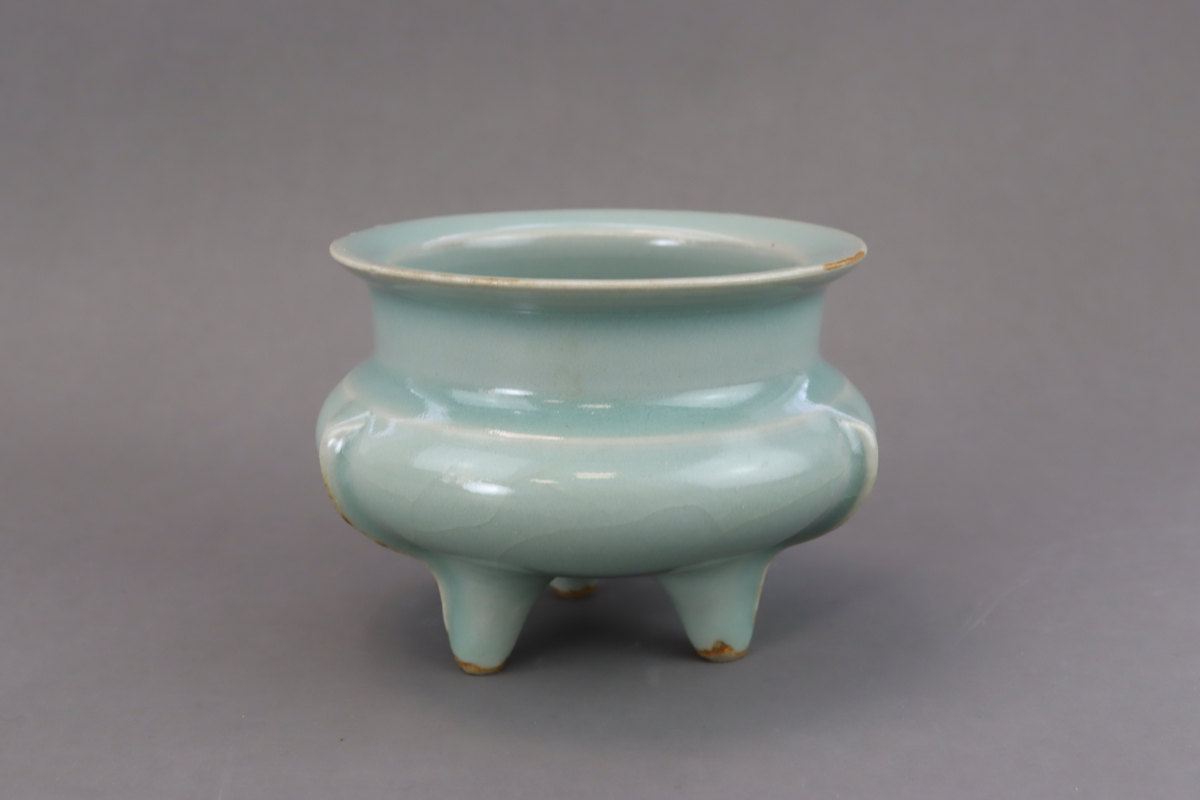 A Longquan Tripod Incense Burner, Song dynasty - Image 4 of 6