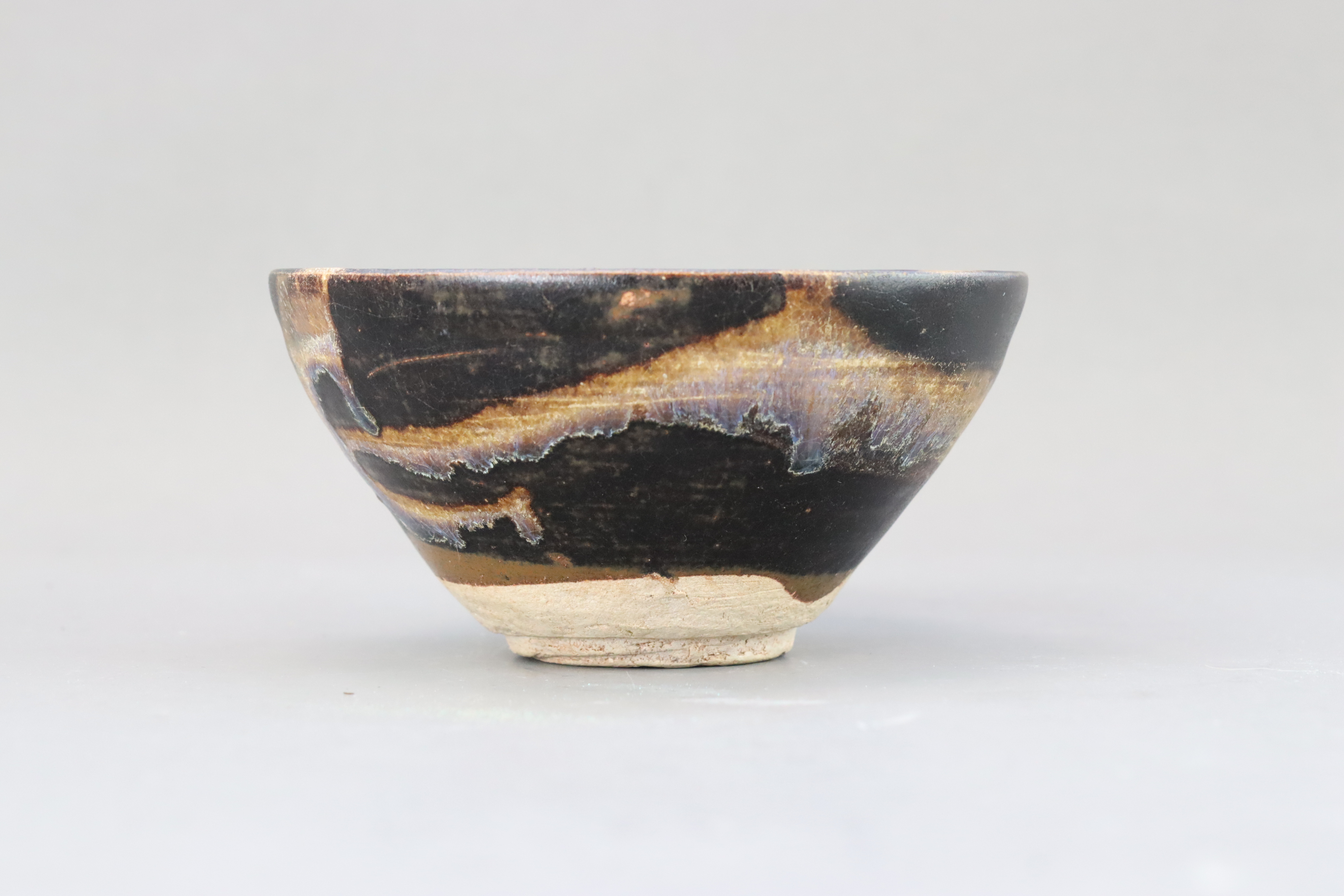 A Jizhou Phosphatic-splash Bowl, Song dynasty - Image 3 of 6