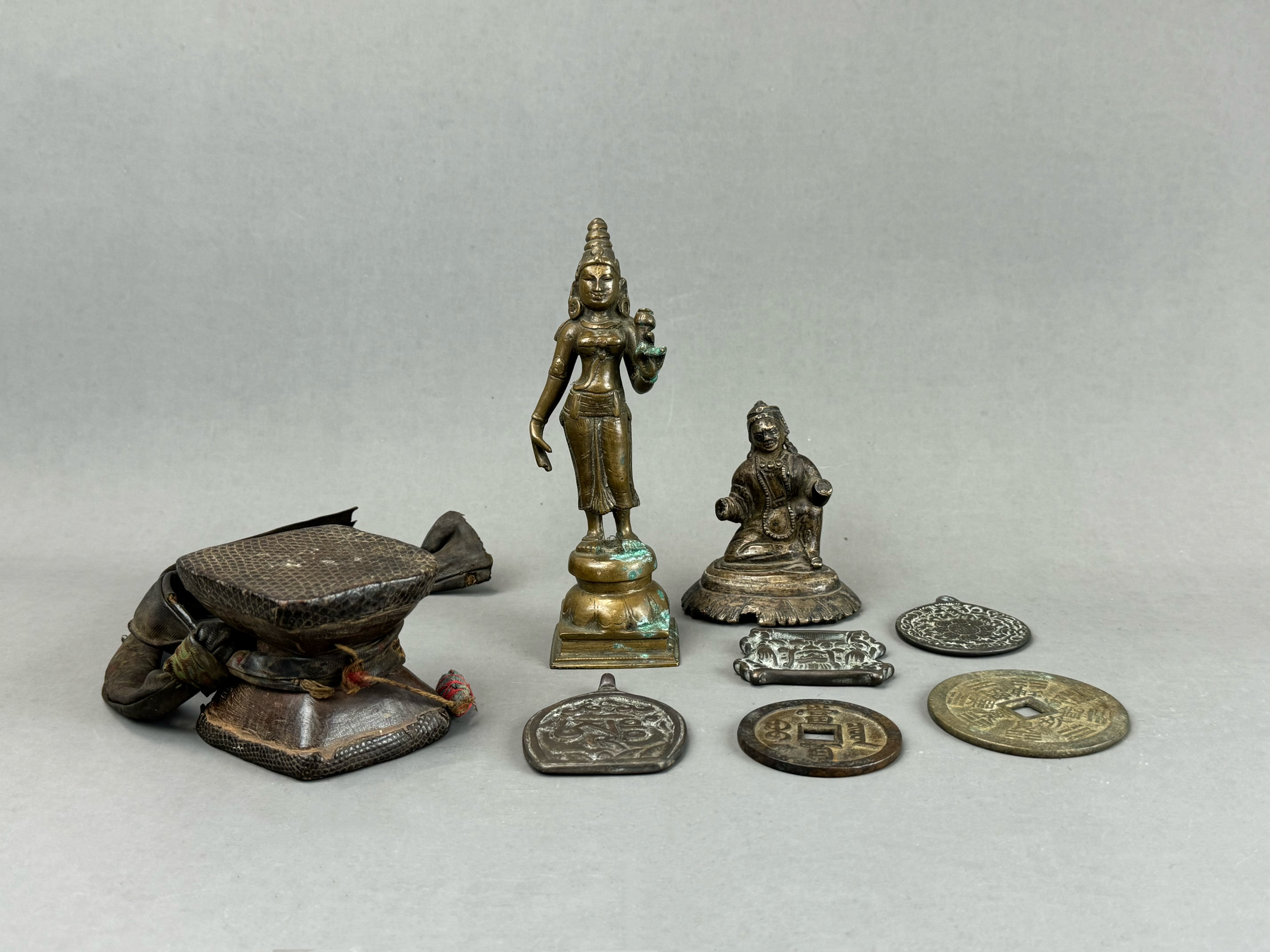 An Assorted Group of Bronzes, 19th/20th century, - Bild 3 aus 3