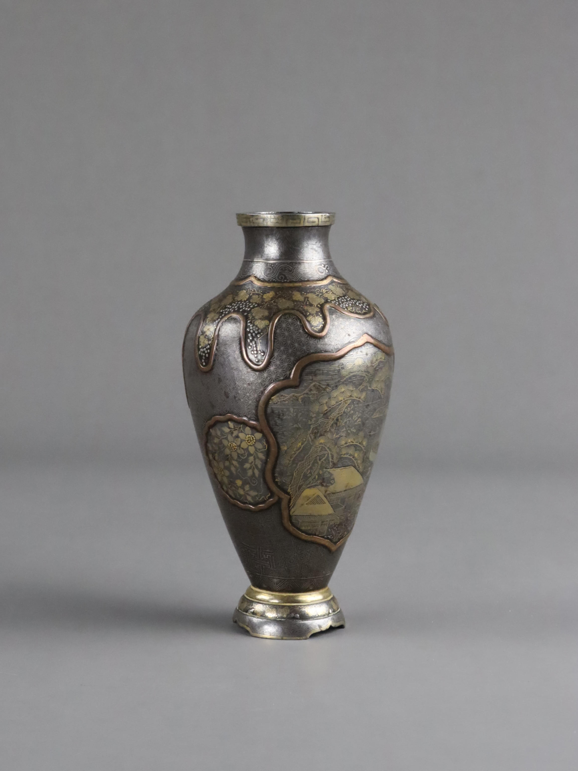 A Good Japanese Komai Vase, Meiji period, - Image 6 of 10