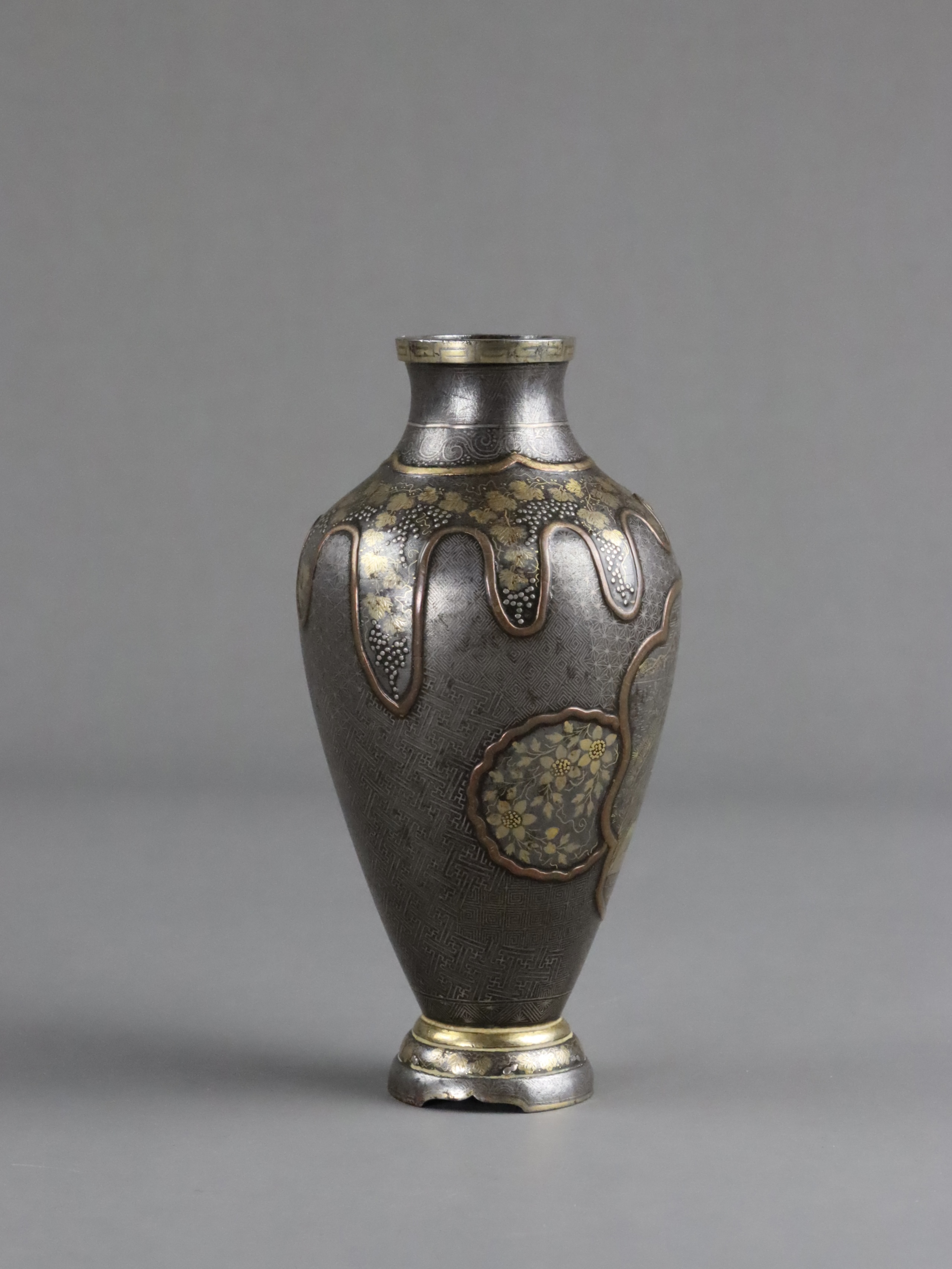 A Good Japanese Komai Vase, Meiji period, - Image 5 of 10