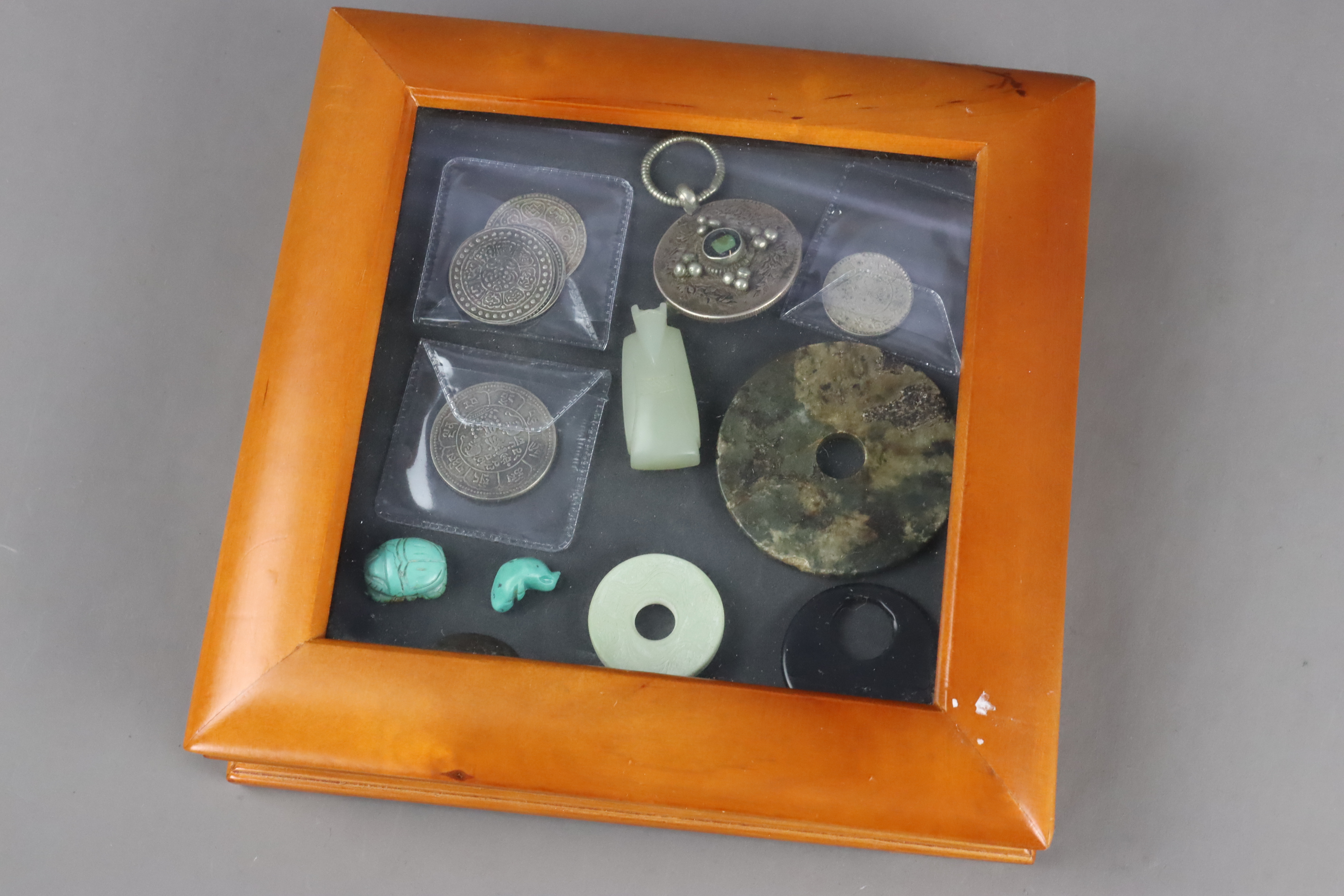 A Group of Tibetan Items, 19/20 century - Image 4 of 5