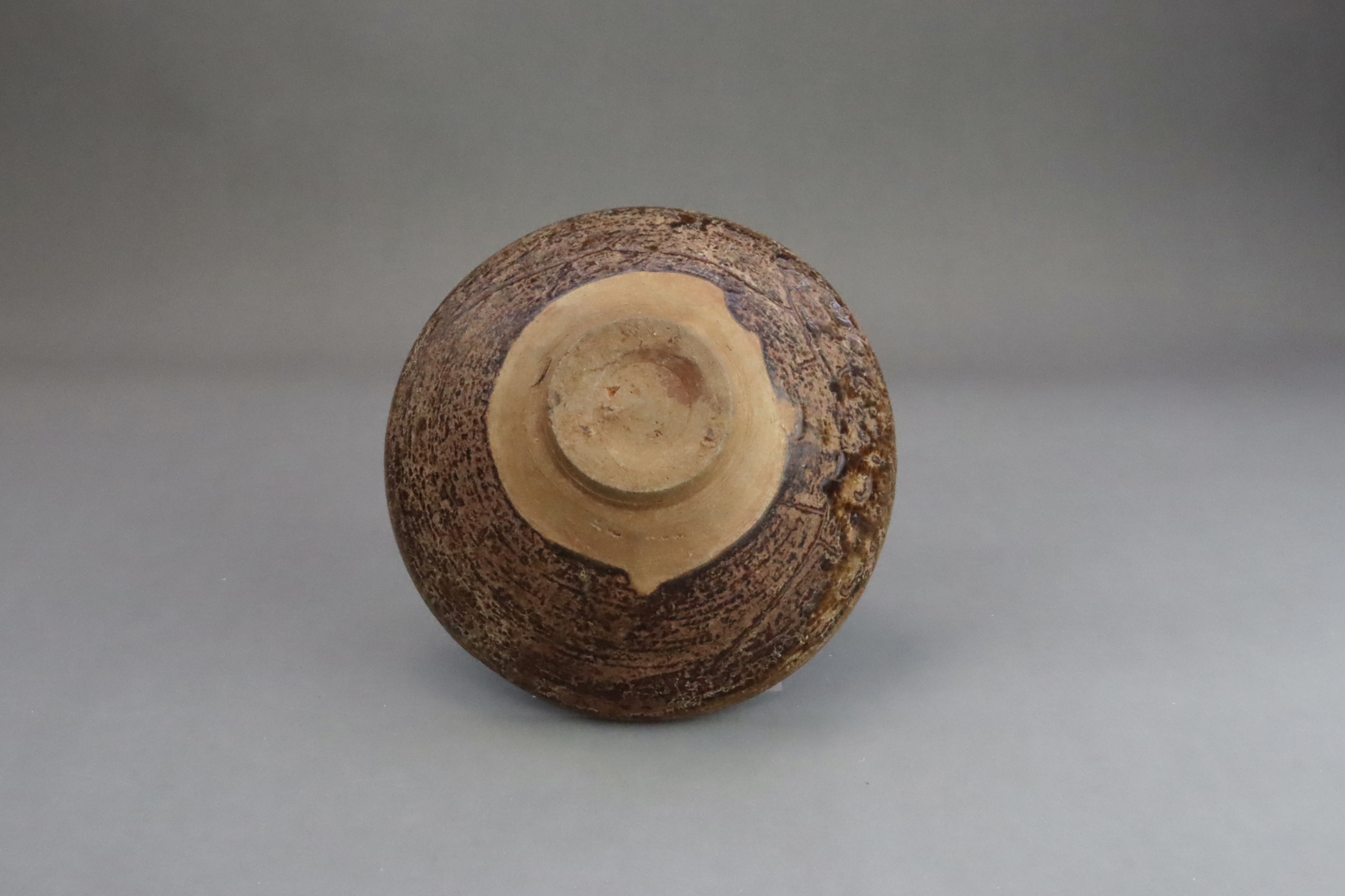 A Jizhou Phosphatic-glazed Bowl, Song dynasty - Bild 6 aus 6