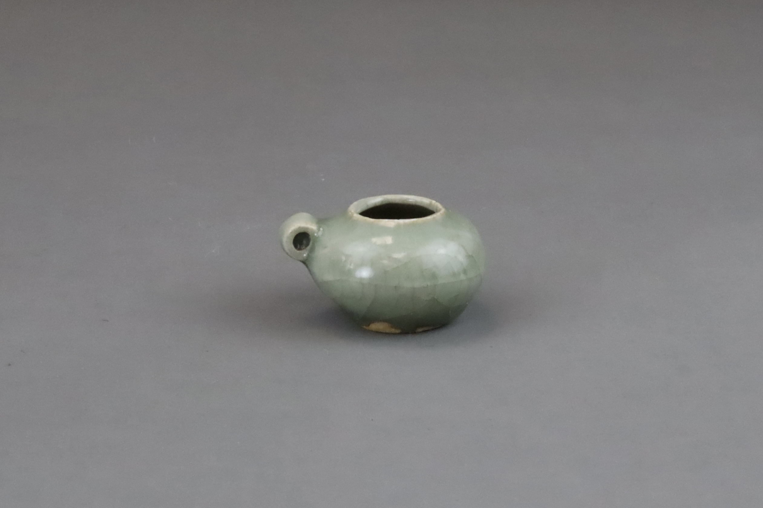 A Longquan Celadon Bird Feeder, Song dynasty - Image 2 of 8