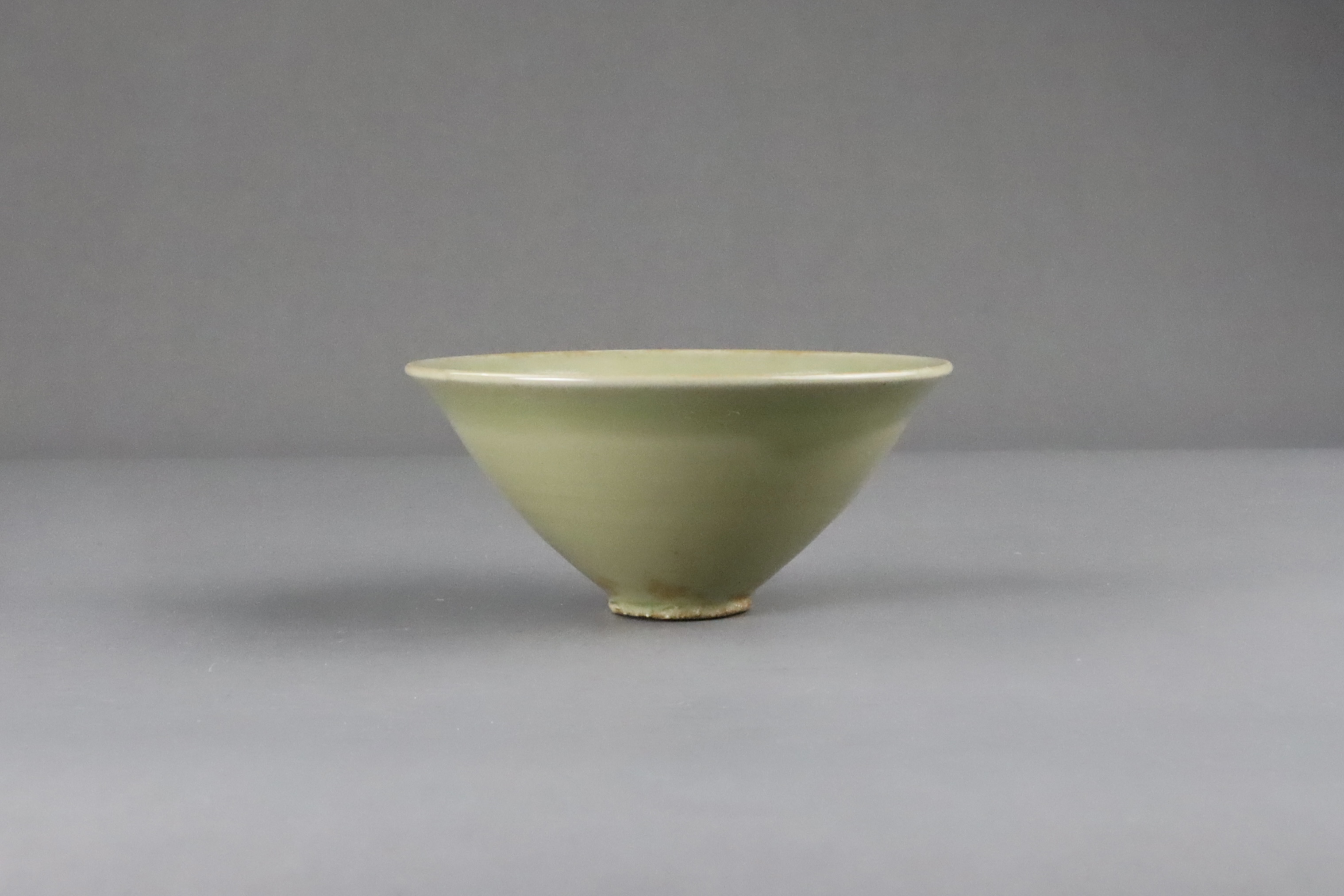 A Fine Yaozhou Celadon Conical Bowl, Song dynasty - Image 7 of 11