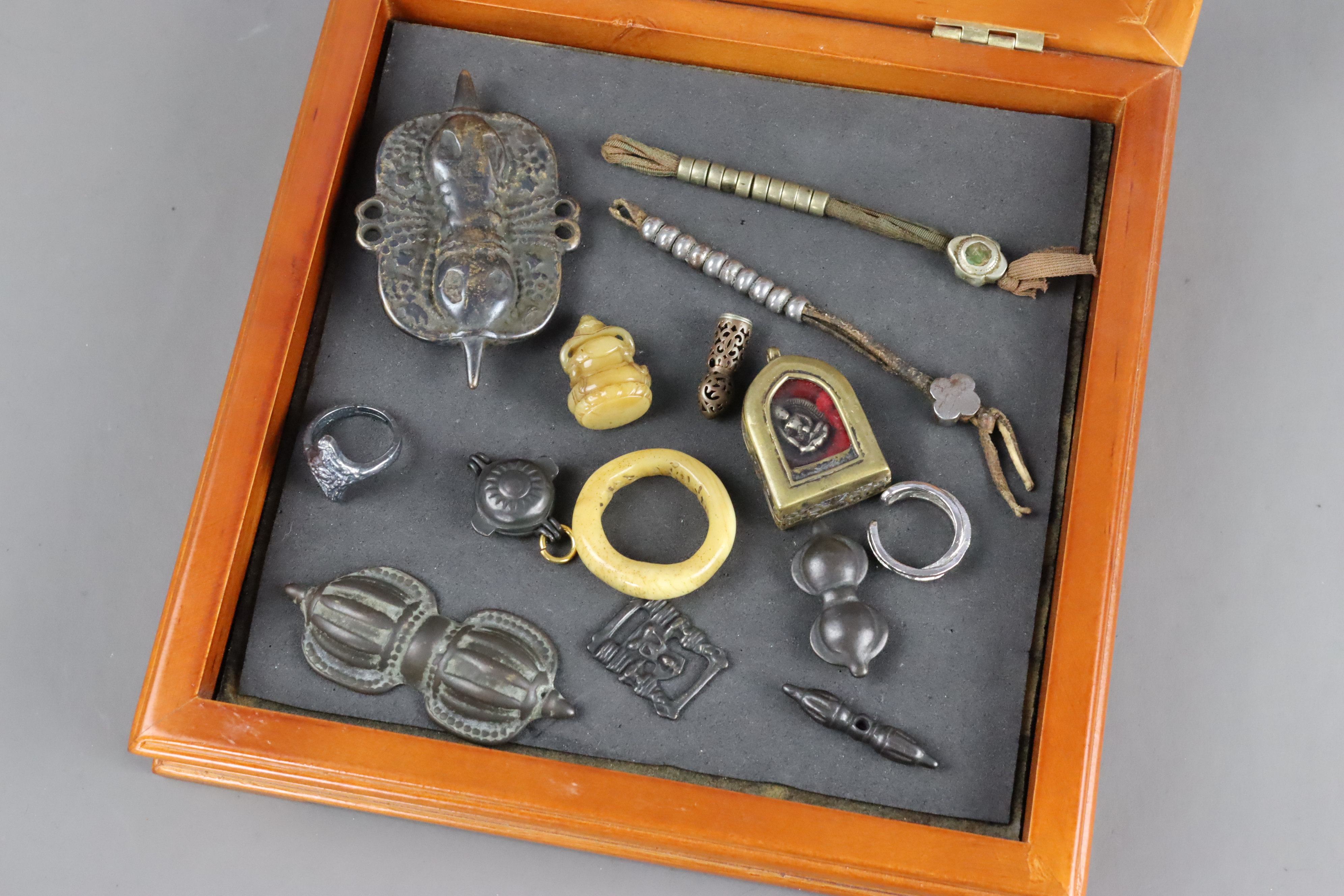 A Set of Tibetan Items, 19/20 century